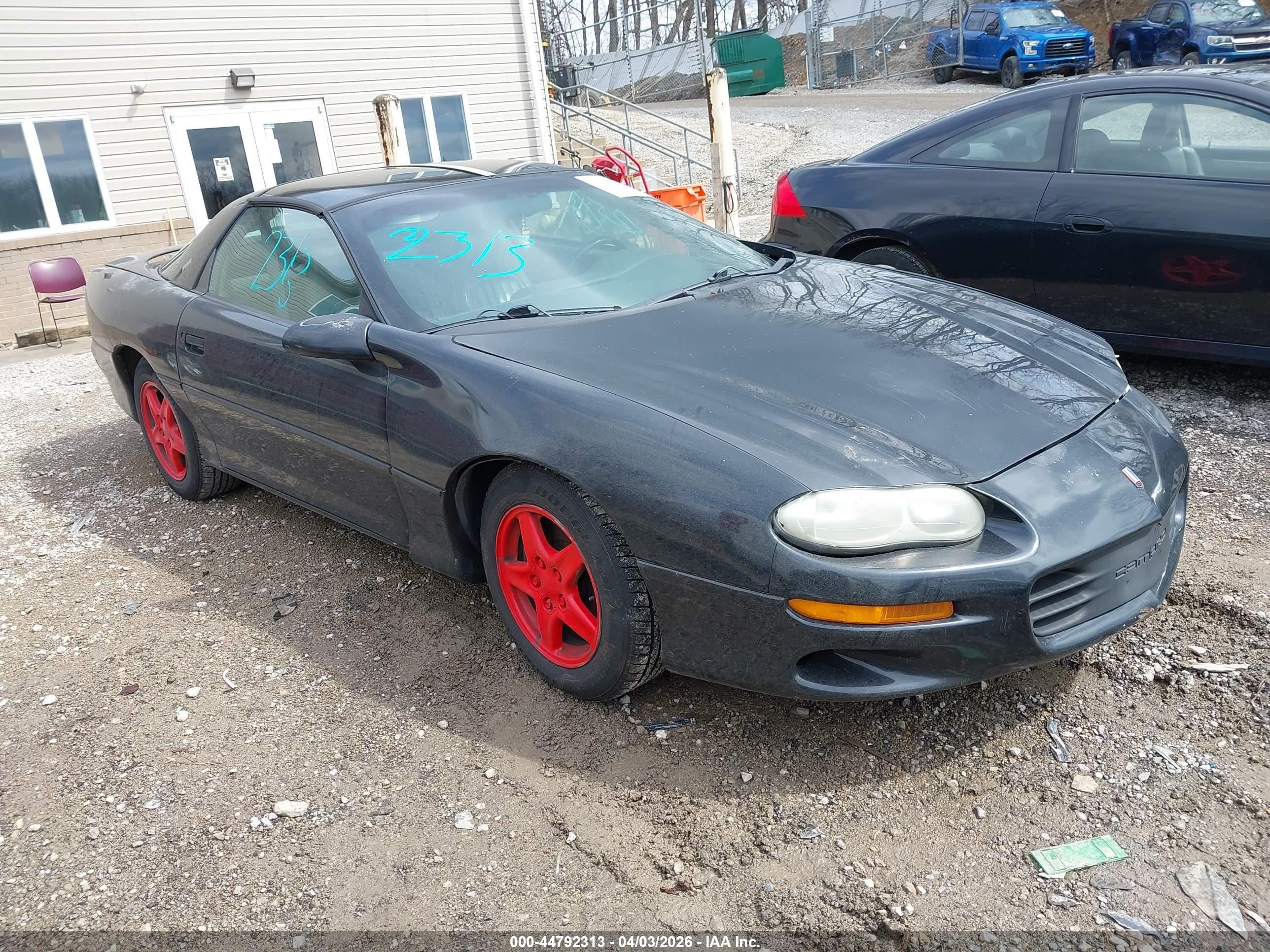 1998 Chevrolet Camaro, VIN 2G1FP22K4W2151276 — Normal wear