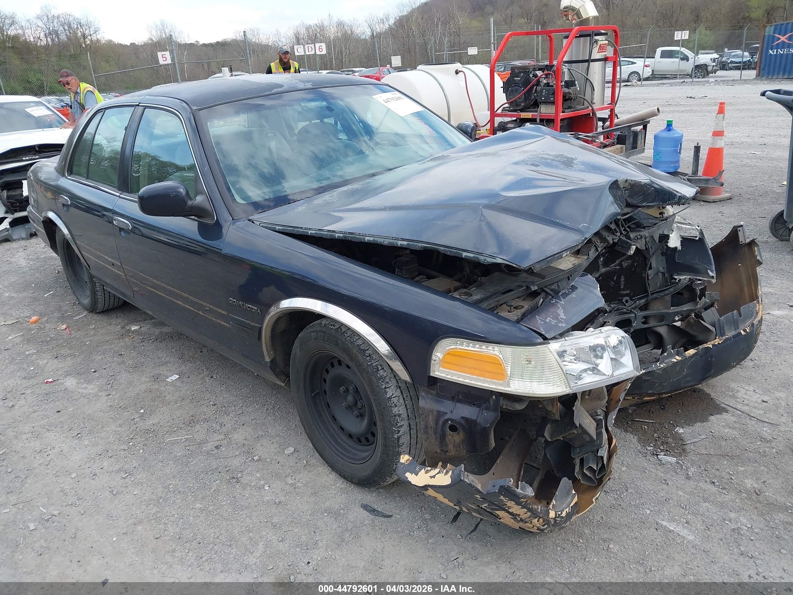 1999 Ford Crown Victoria LX, VIN 2FAFP74W4XX119409 — All over