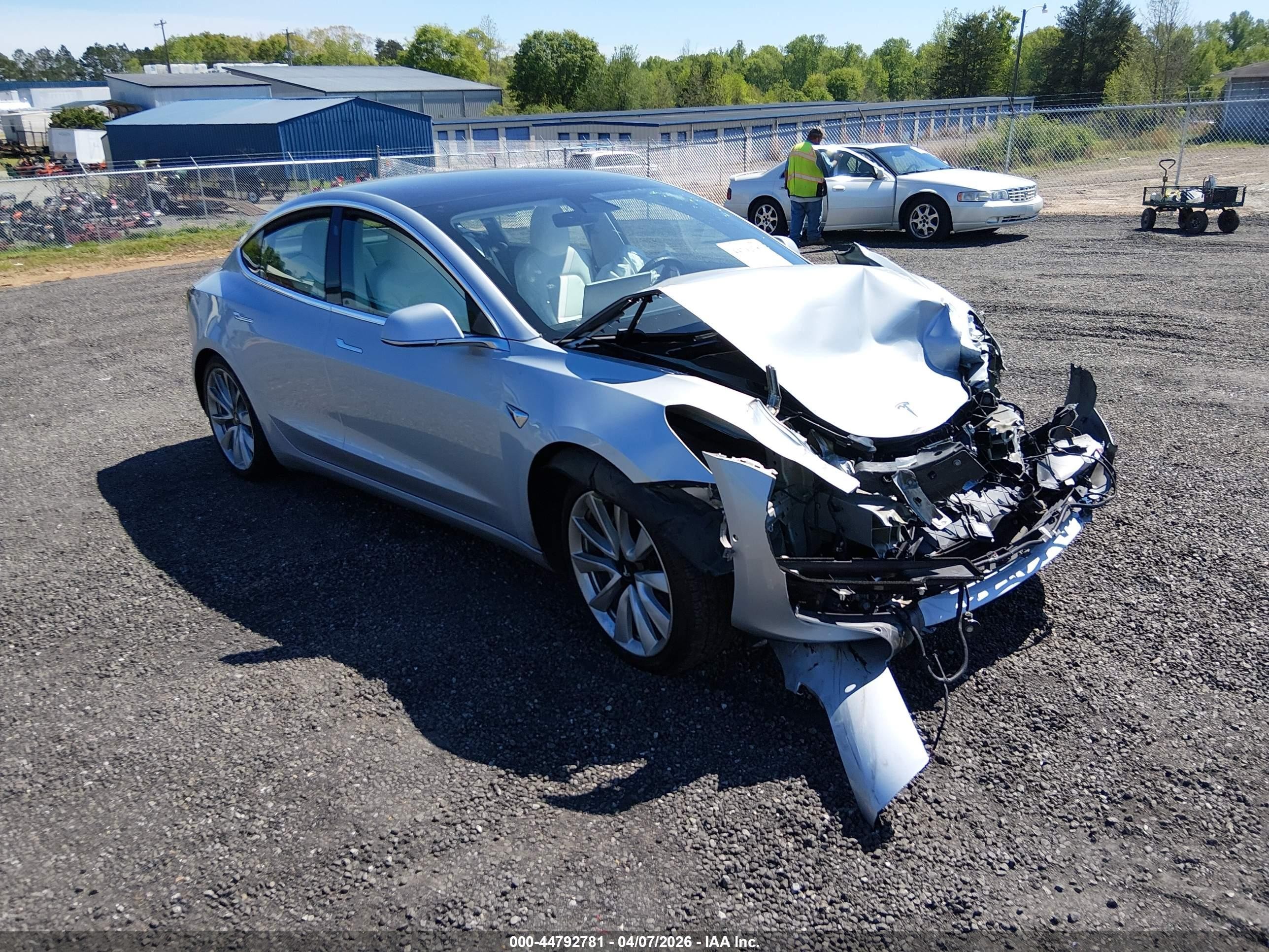2018 Tesla Model 3 Long Range Battery, VIN 5YJ3E1EB9JF097300 — Front end