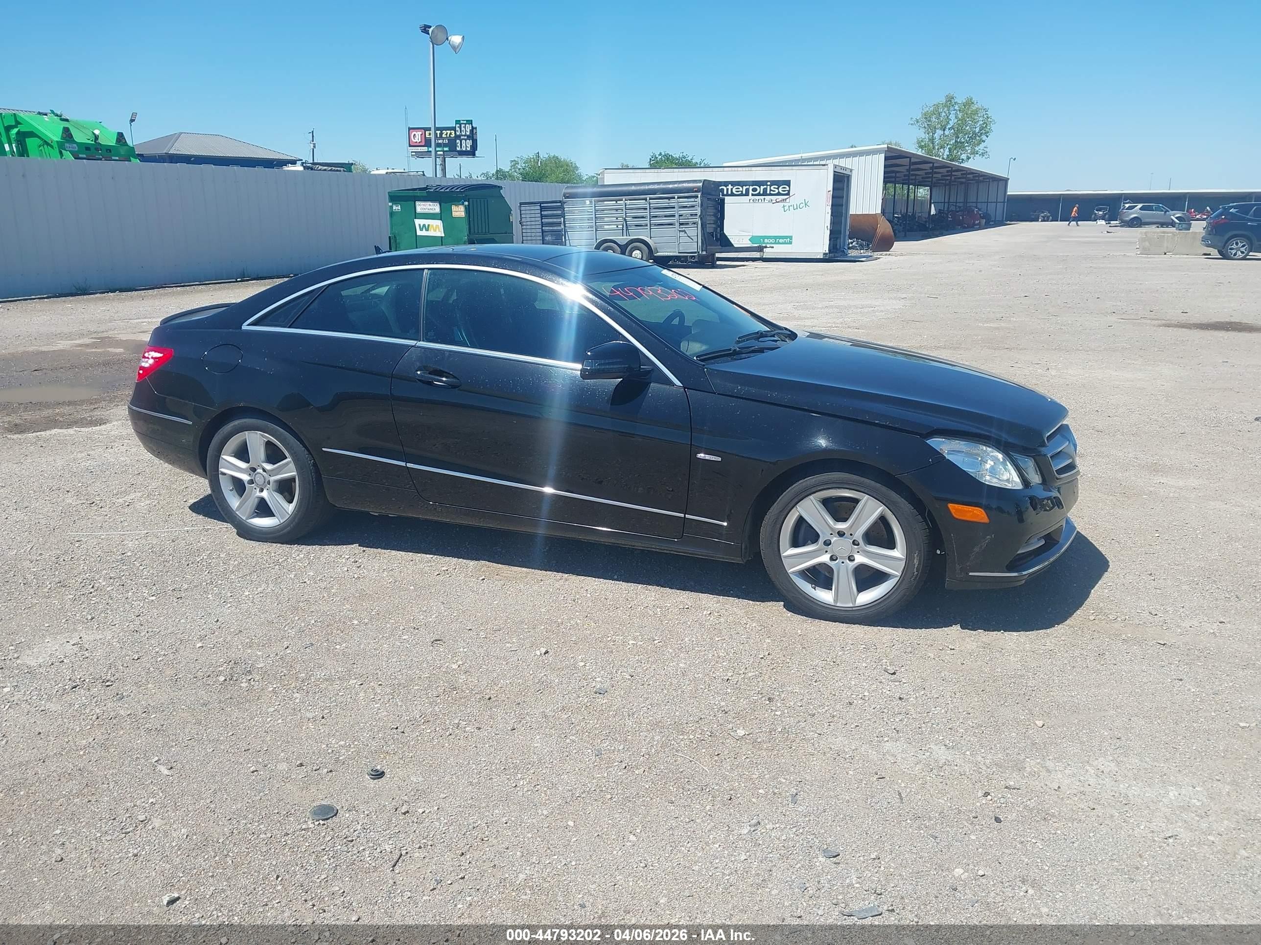 2012 Mercedes-Benz E 350, VIN WDDKJ5KB7CF134464 — Front end