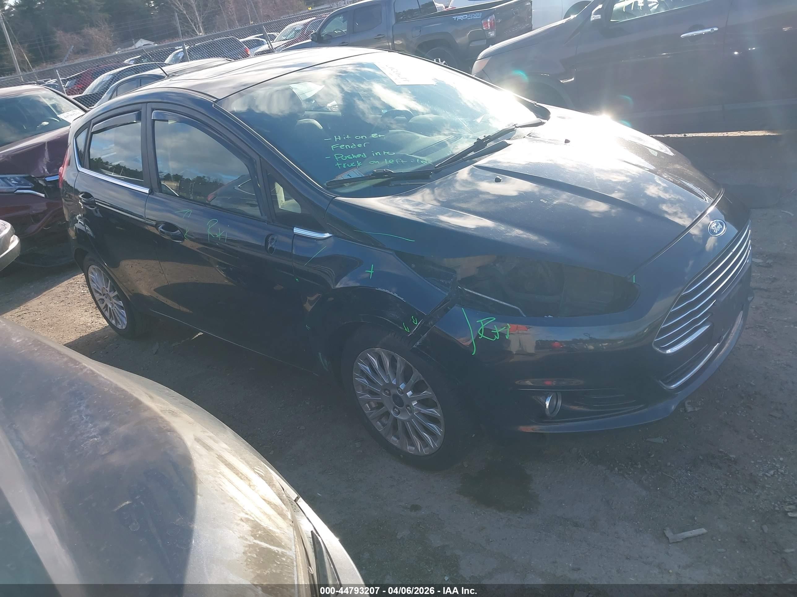 2014 Ford Fiesta Titanium, VIN 3FADP4FJ8EM232313 — Front end