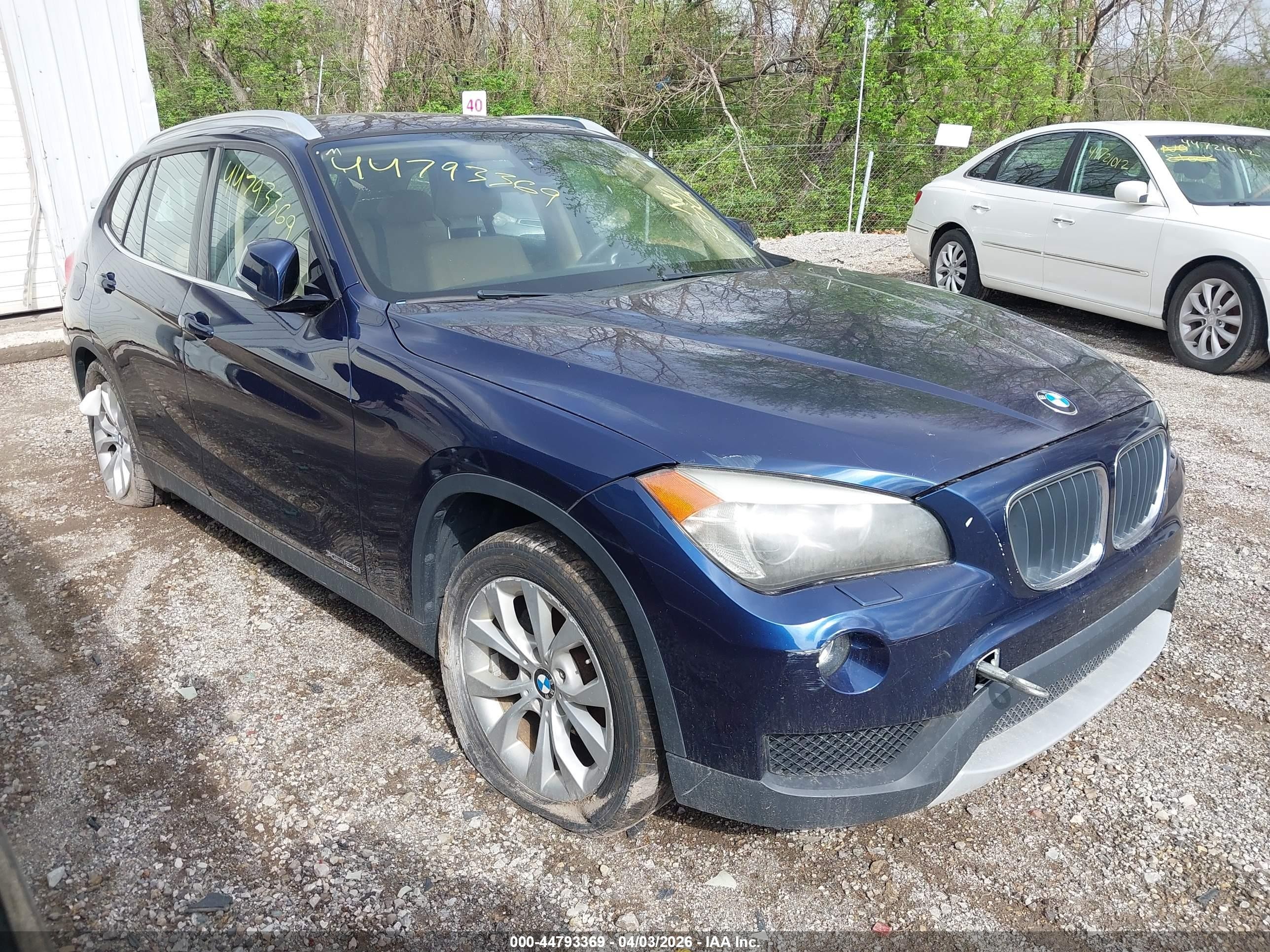 2013 BMW X1 xDrive28i, VIN WBAVL1C56DVR90104 — Фото с аукциона