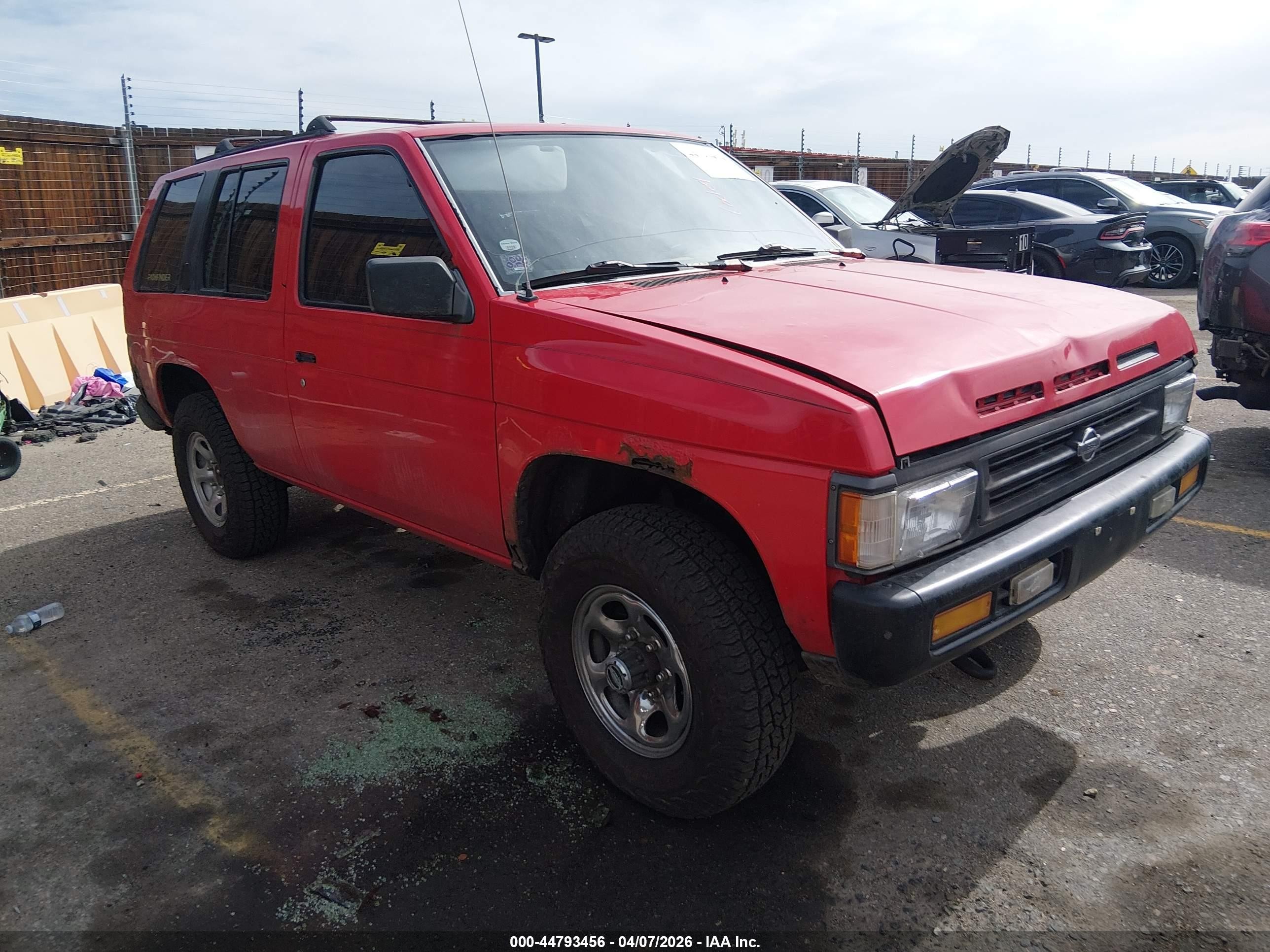 1995 Nissan Pathfinder LE, VIN JN8HD17Y7SW080510 — Зад