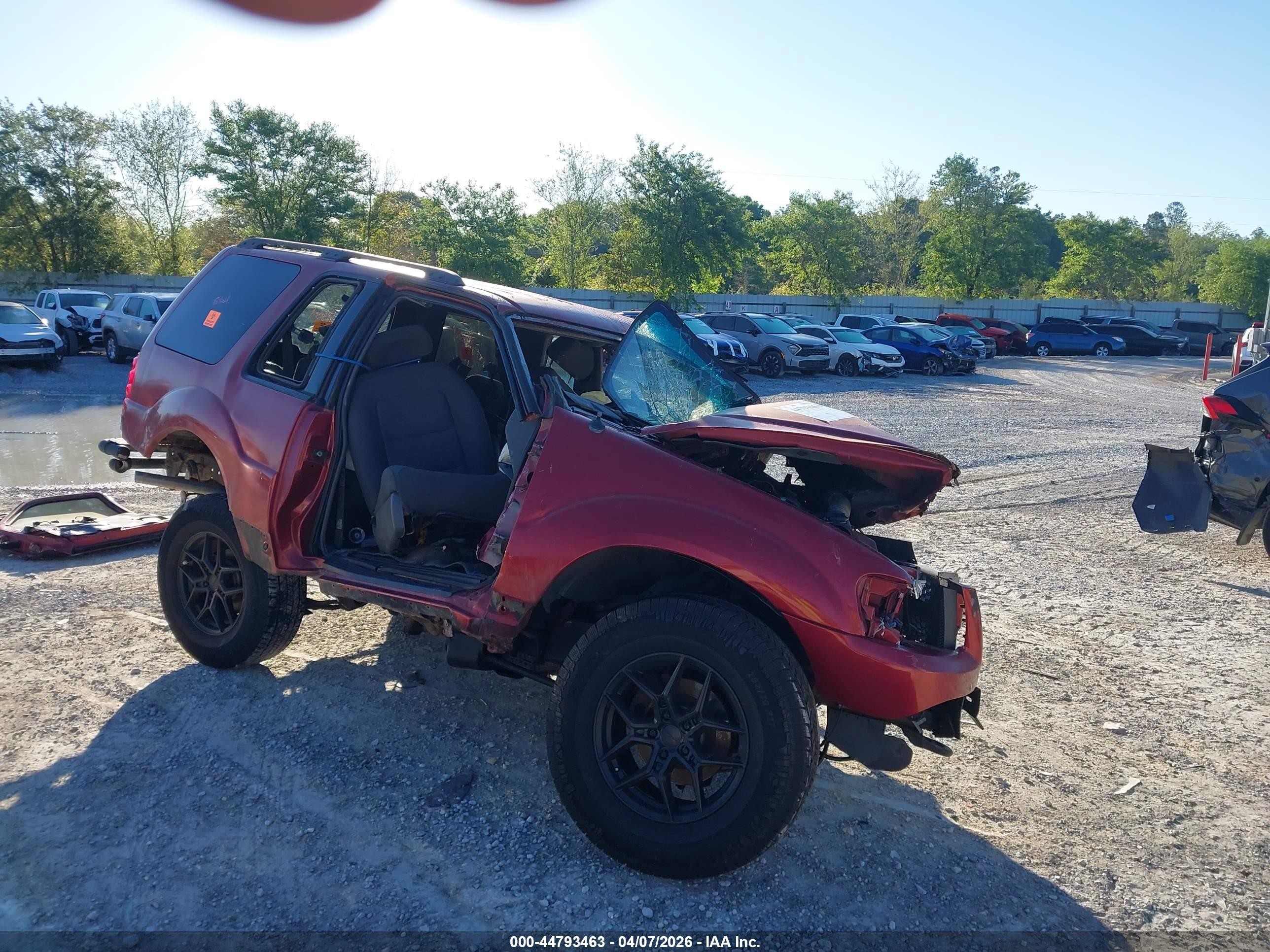 2001 Ford Explorer Sport, VIN 1FMYU70E71UB14871 — Front end