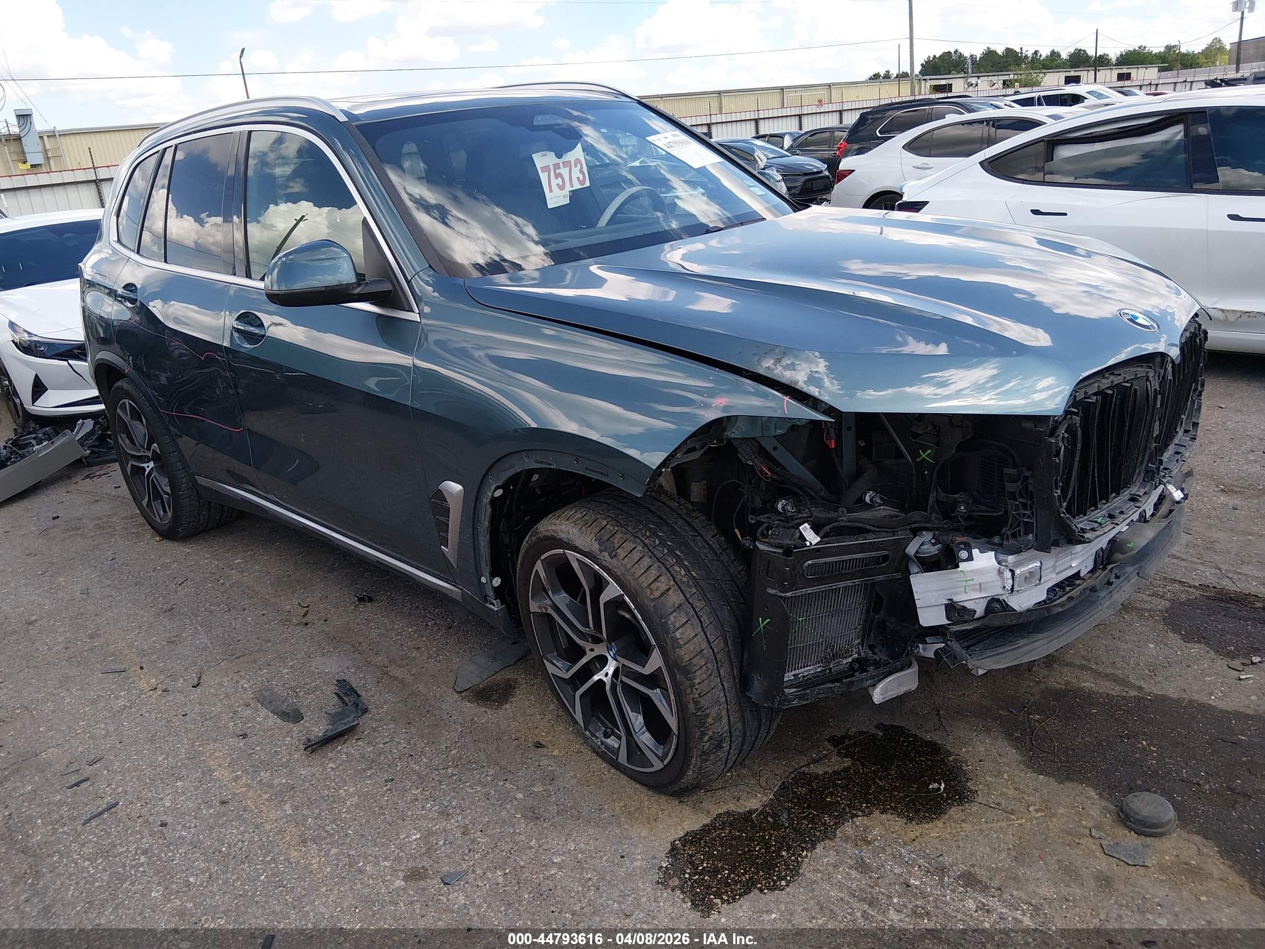 2025 BMW X5 sDrive40i, VIN 5UX13EU02S9W95680 — Front end