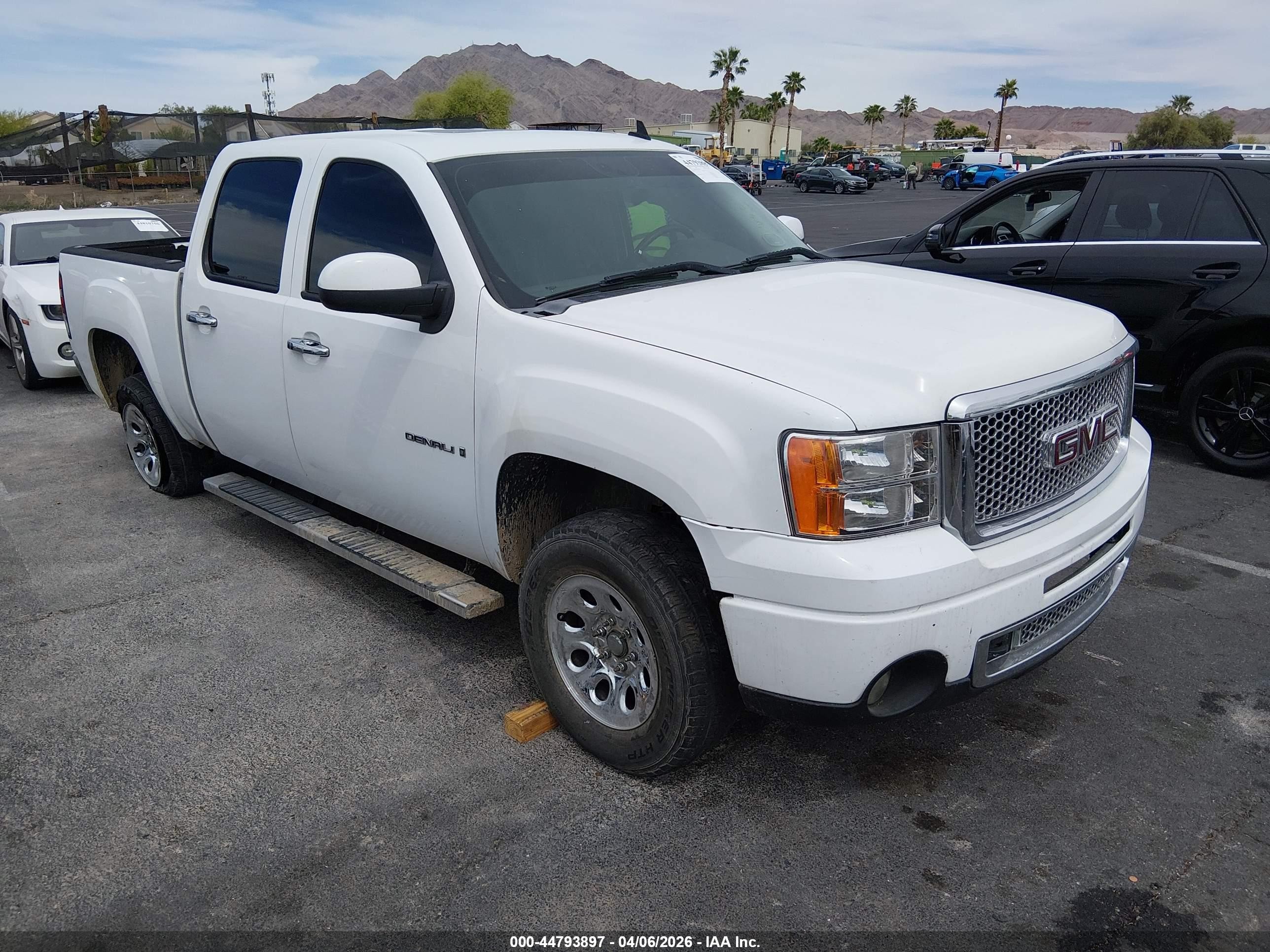 2008 GMC Sierra Denali, VIN 2GTEK638281332770 — Normal wear