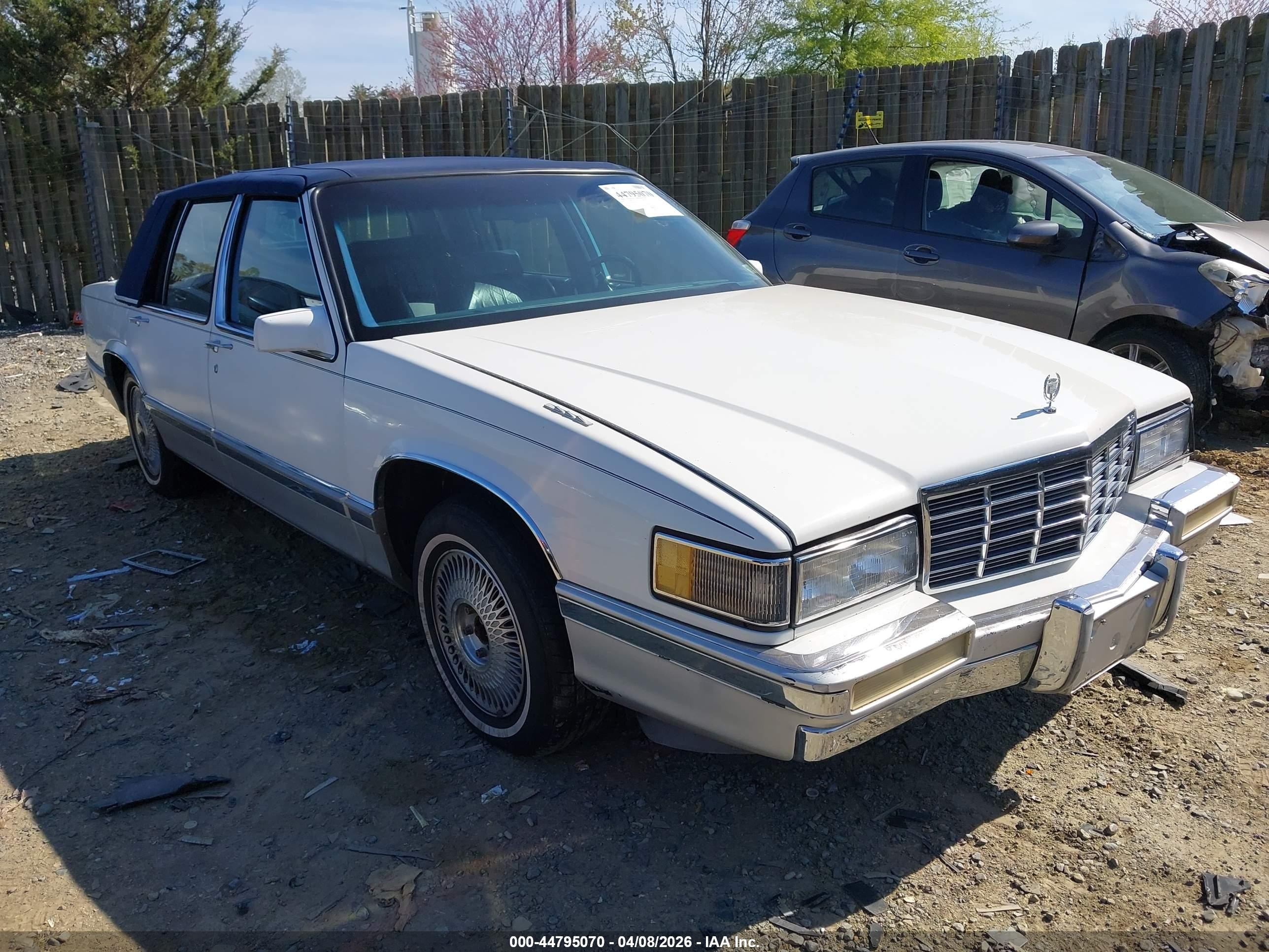 1992 Cadillac DeVille, VIN 1G6CD53B2N4256090 — Обычный износ