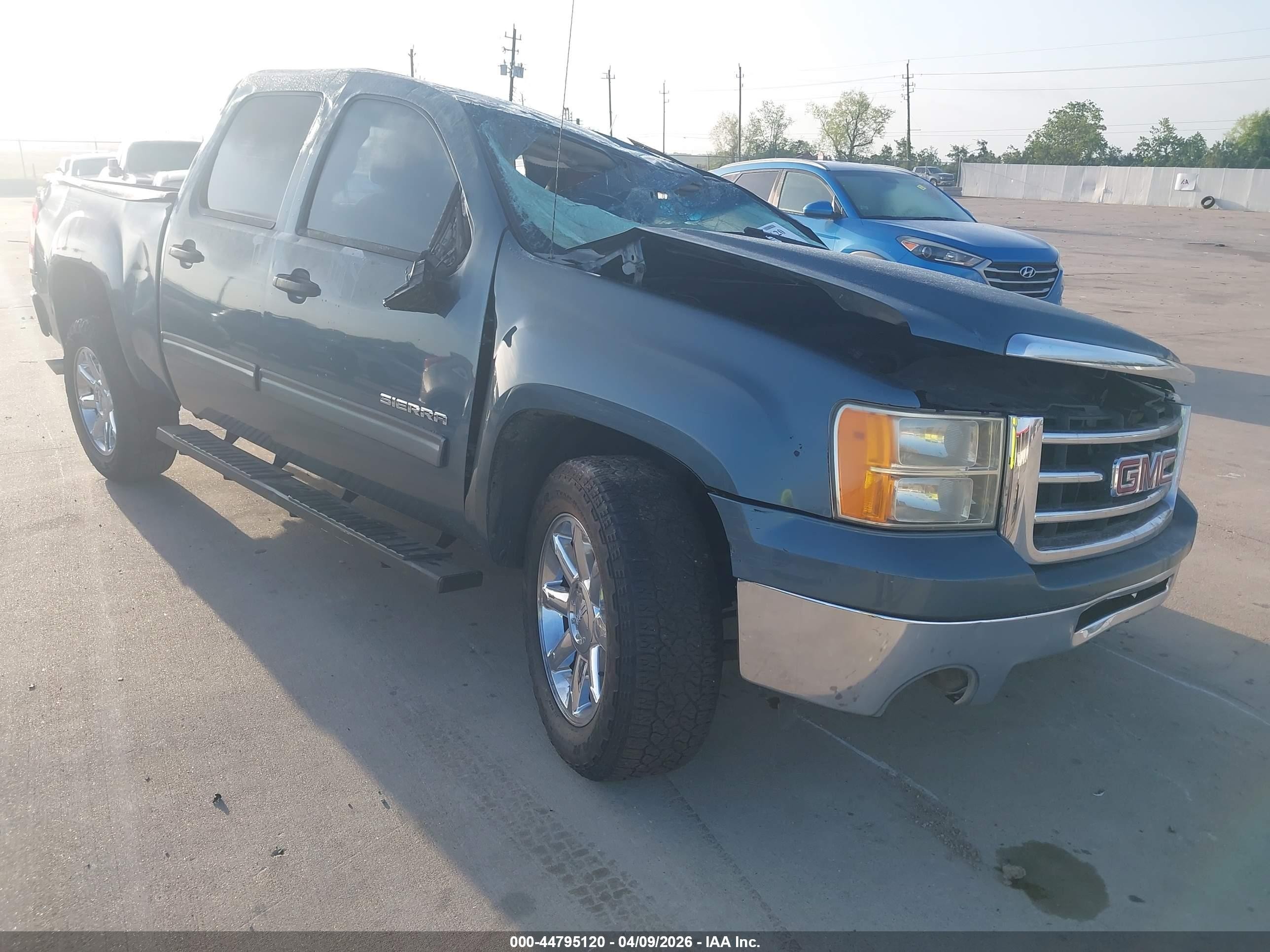 2013 GMC Sierra 1500 SLE, VIN 3GTP1VEA9DG133724 — Rollover