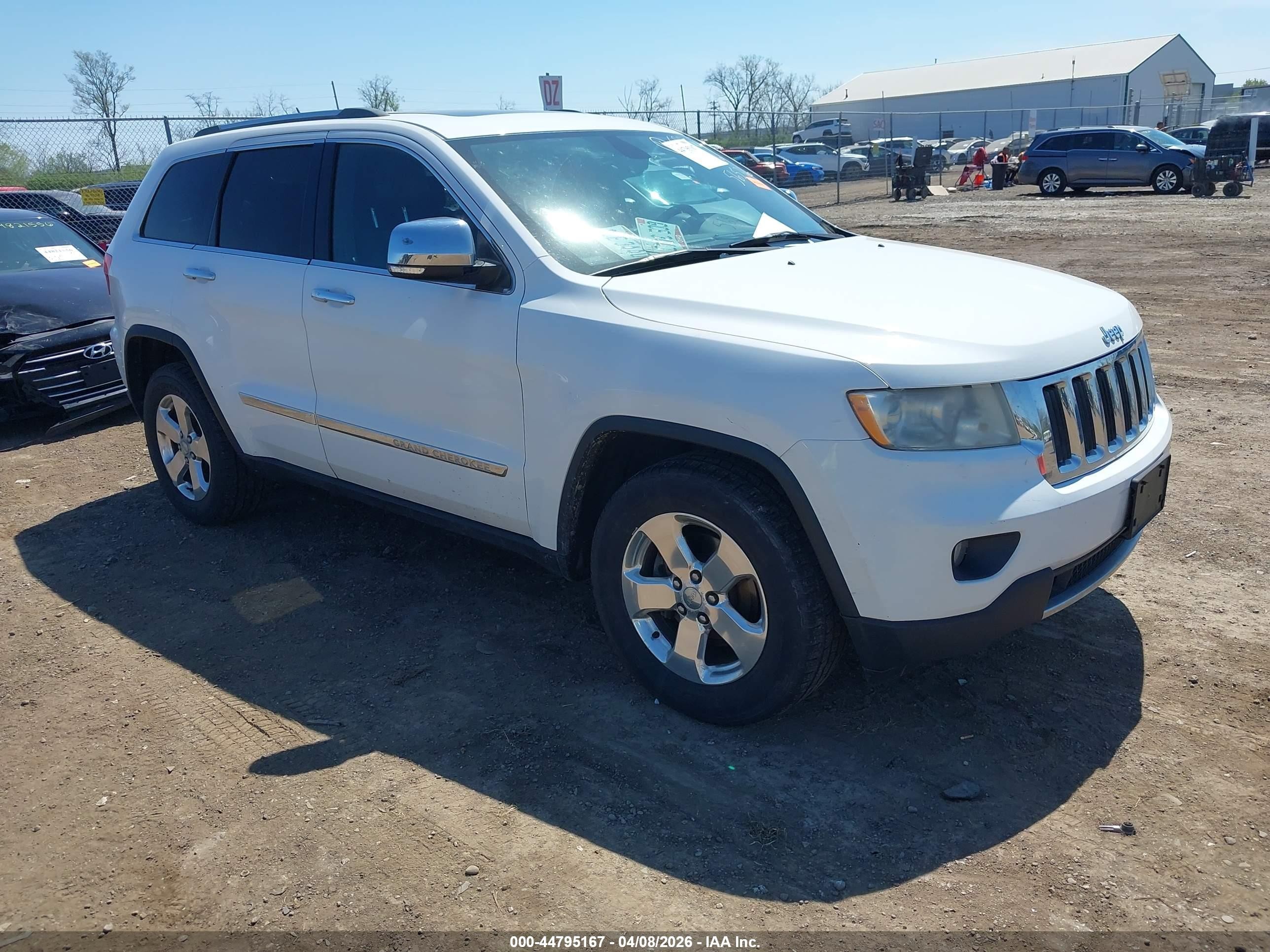 2013 Jeep Grand Cherokee Limited, VIN 1C4RJFBG2DC656366 — Rear end