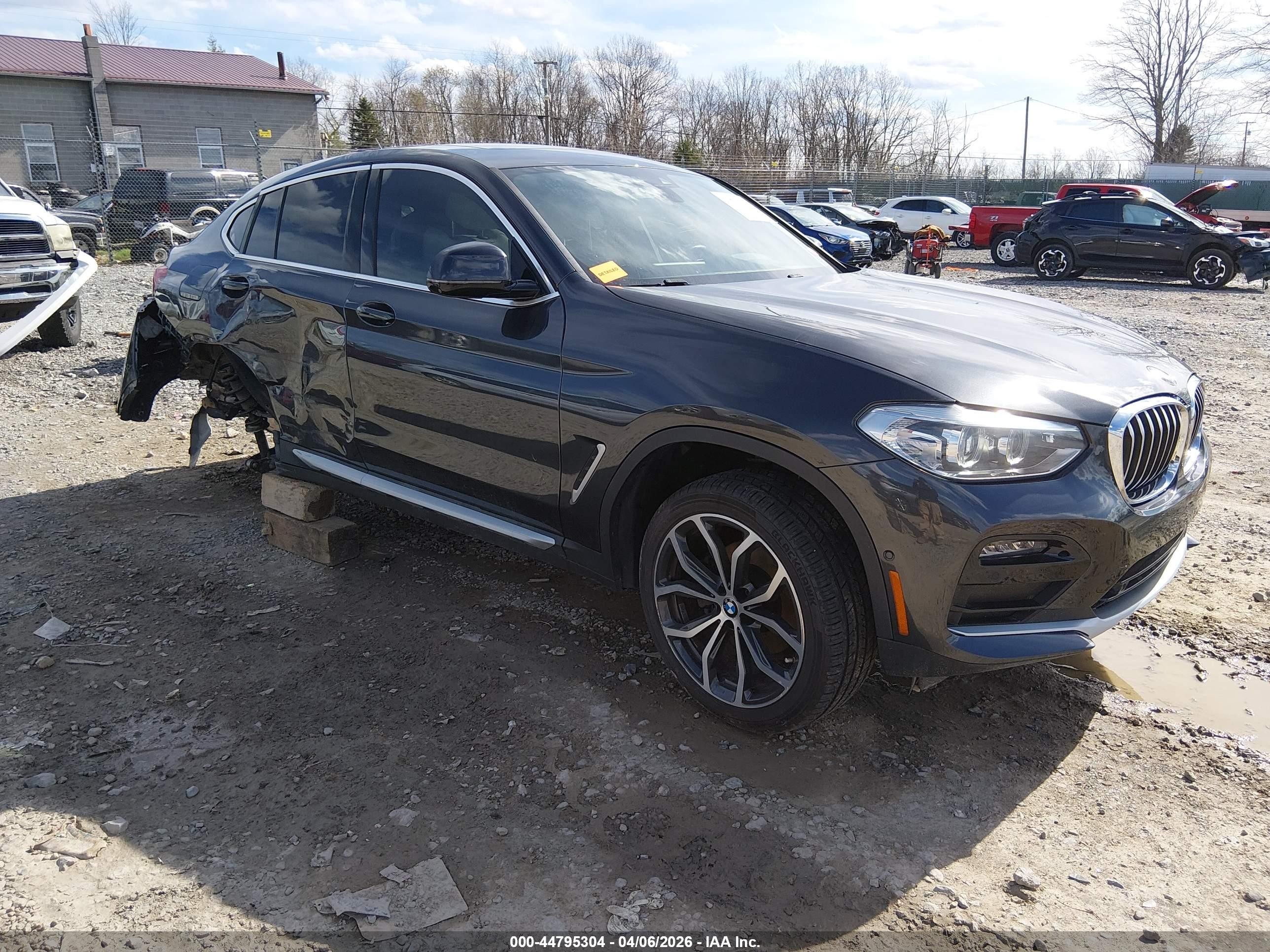 2021 BMW X4 xDrive30i, VIN 5UX2V1C01M9G65956 — Rear end
