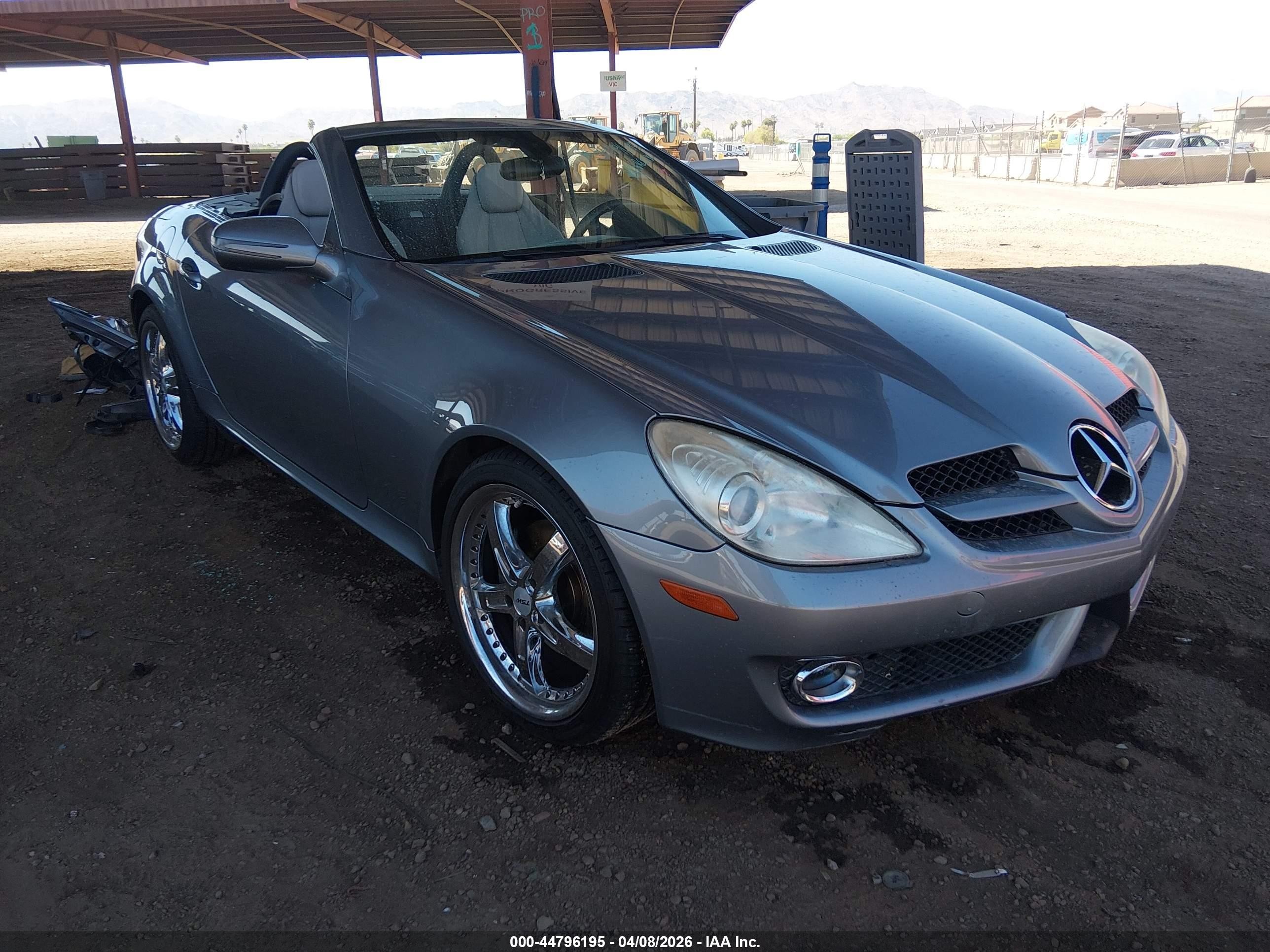 2009 Mercedes-Benz SLK 280, VIN WDBWK54F29F191008 — Side