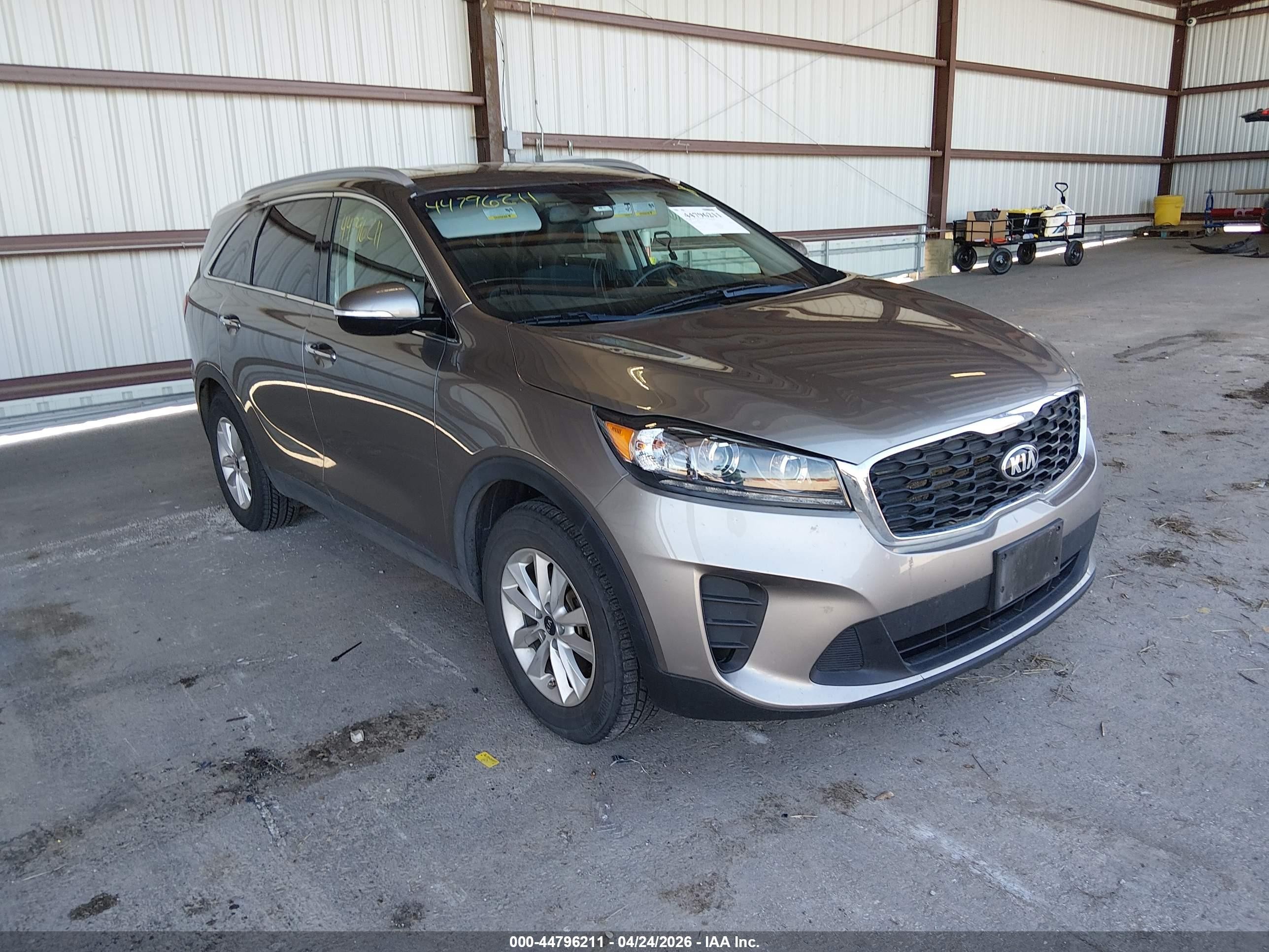 2019 Kia Sorento LX, VIN 5XYPG4A36KG525295 — Storm
