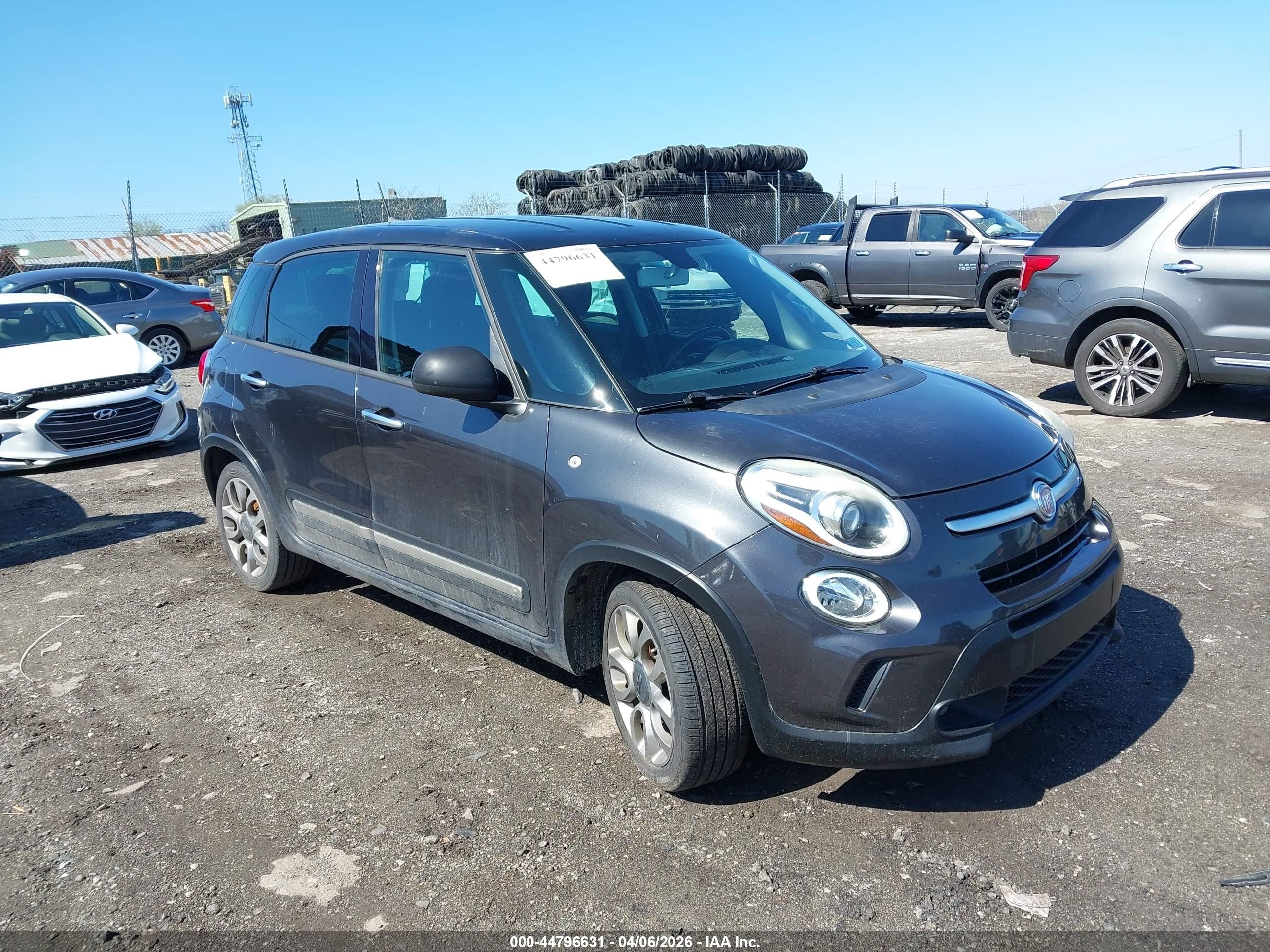 2015 FIAT 500L Trekking, VIN ZFBCFADH9FZ032003 — Normal wear