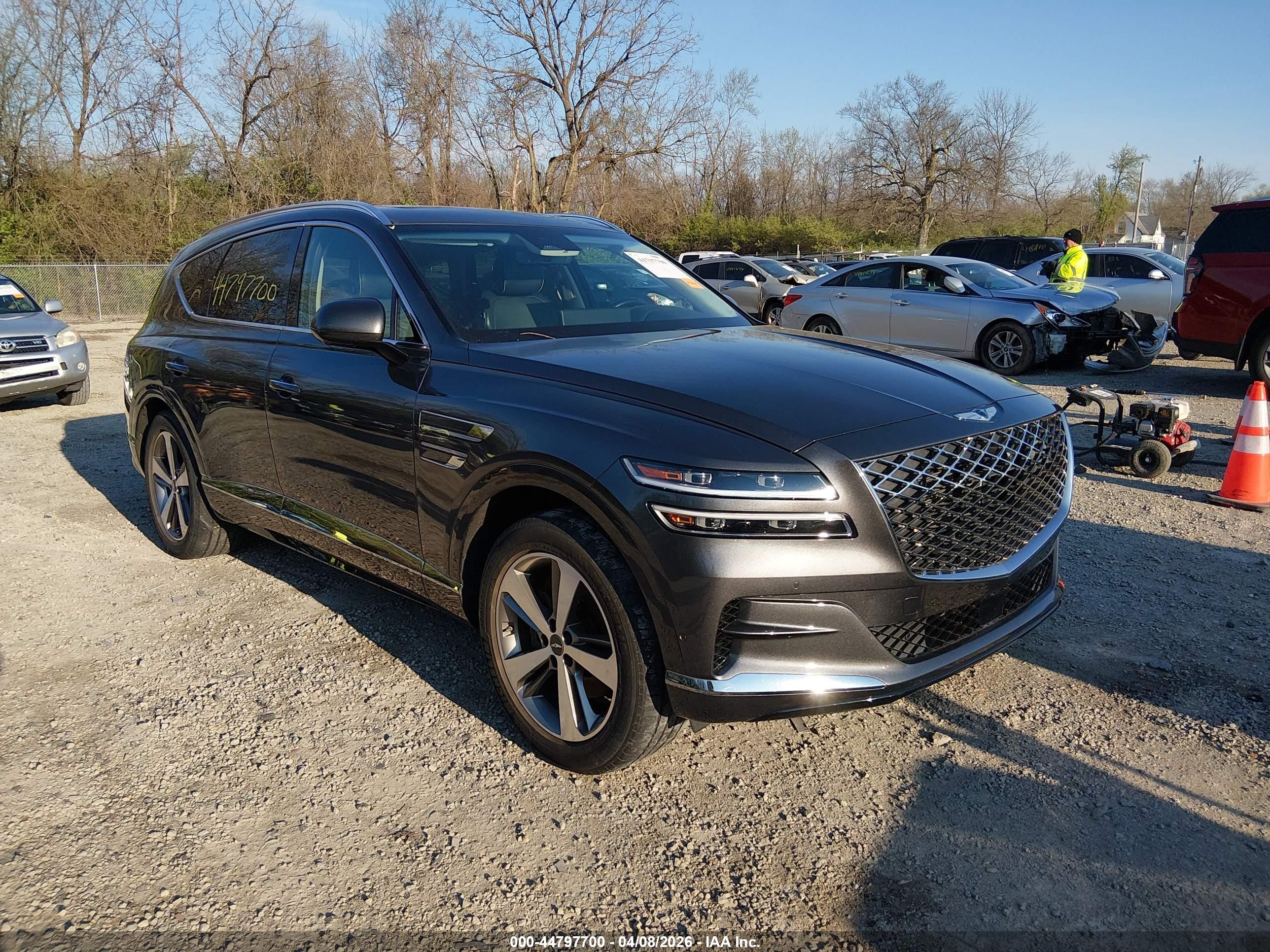 2021 Genesis GV80, VIN KMUHBDSB7MU039327 — Side