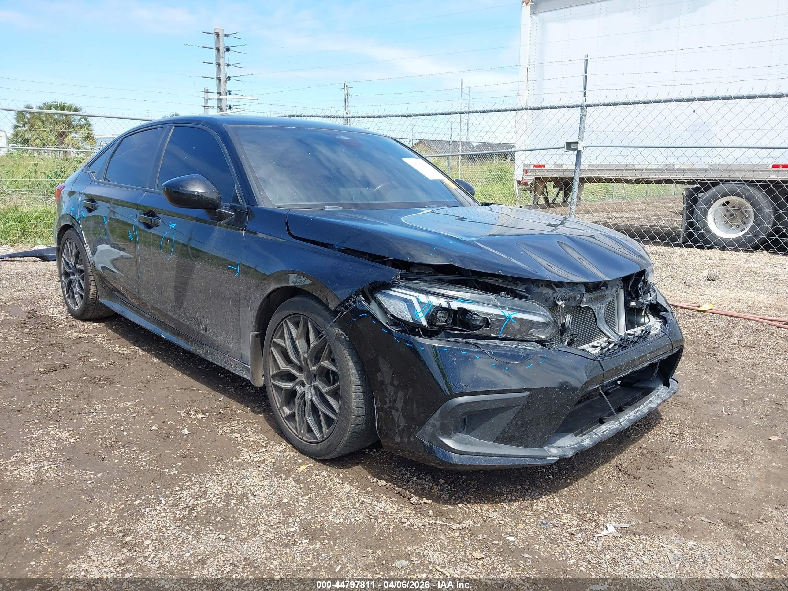 2023 Honda Civic Sport, VIN 2HGFE2F54PH533437 — Перед