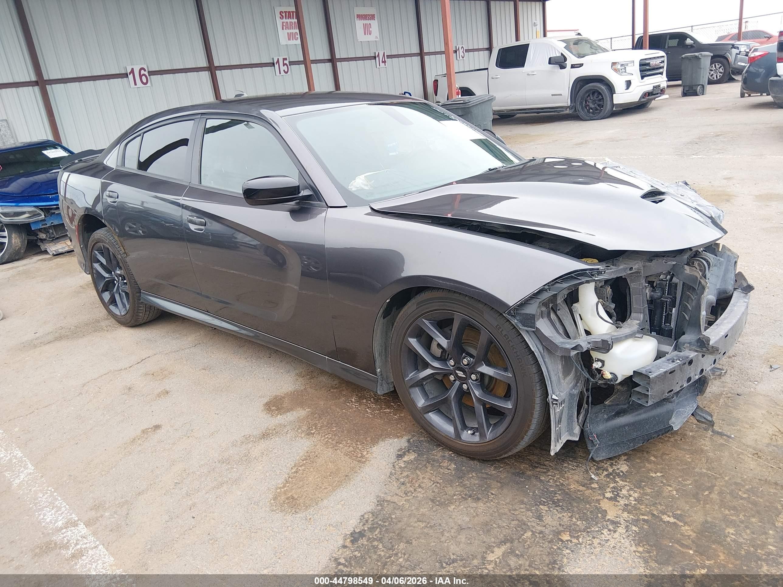2019 Dodge Charger GT, VIN 2C3CDXHG9KH743769 — Front end