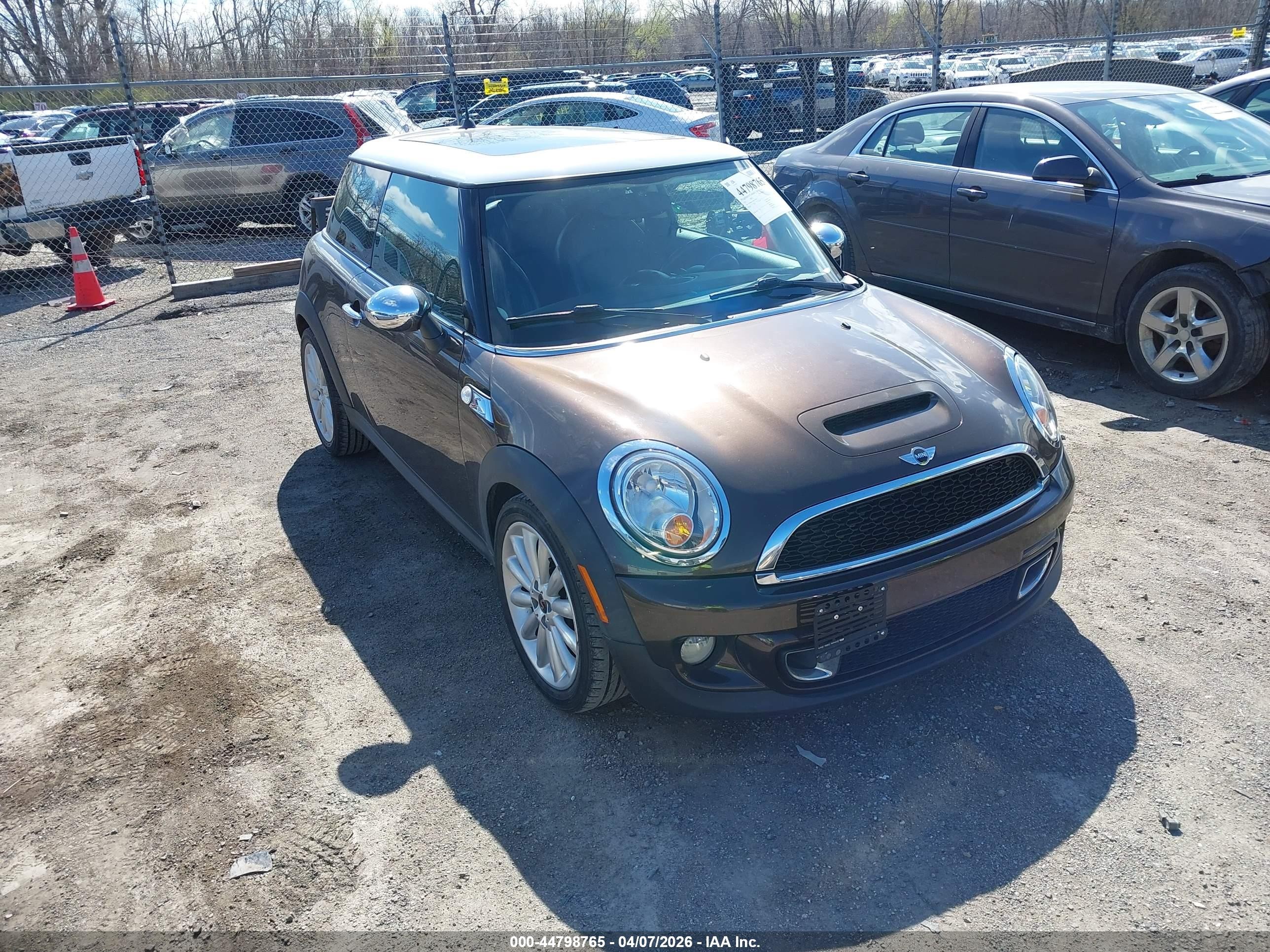 2011 MINI Hardtop S, VIN WMWSV3C52BTY10456 — Not stated