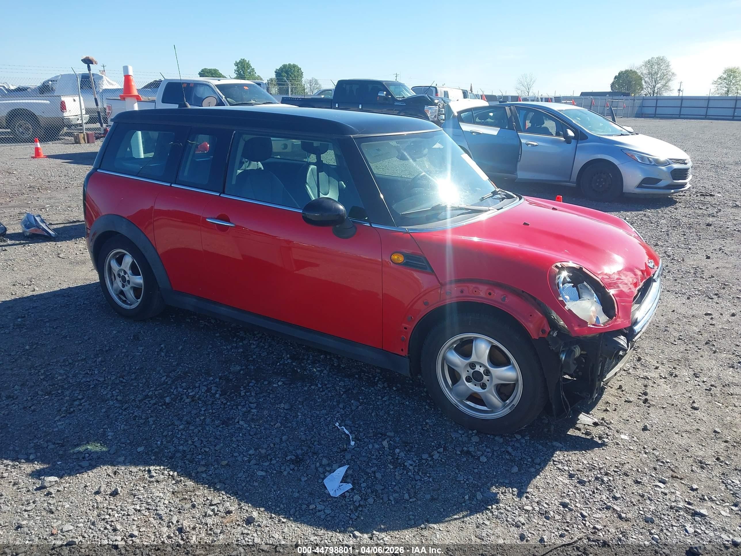 2011 MINI Clubman, VIN WMWZF3C53BTX81741 — Front end