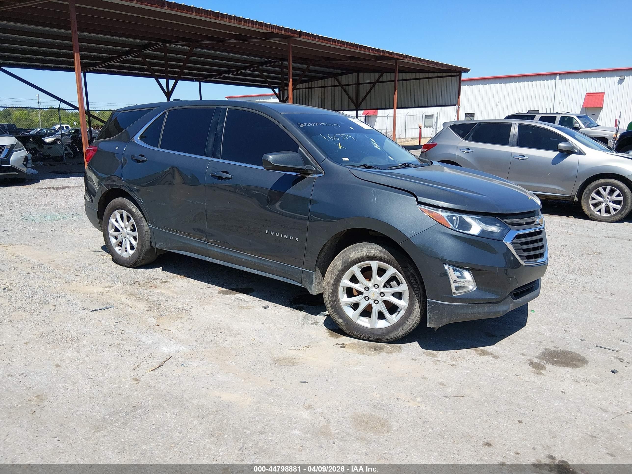 2020 Chevrolet Equinox LT, VIN 2GNAXKEV8L6166379 — All over