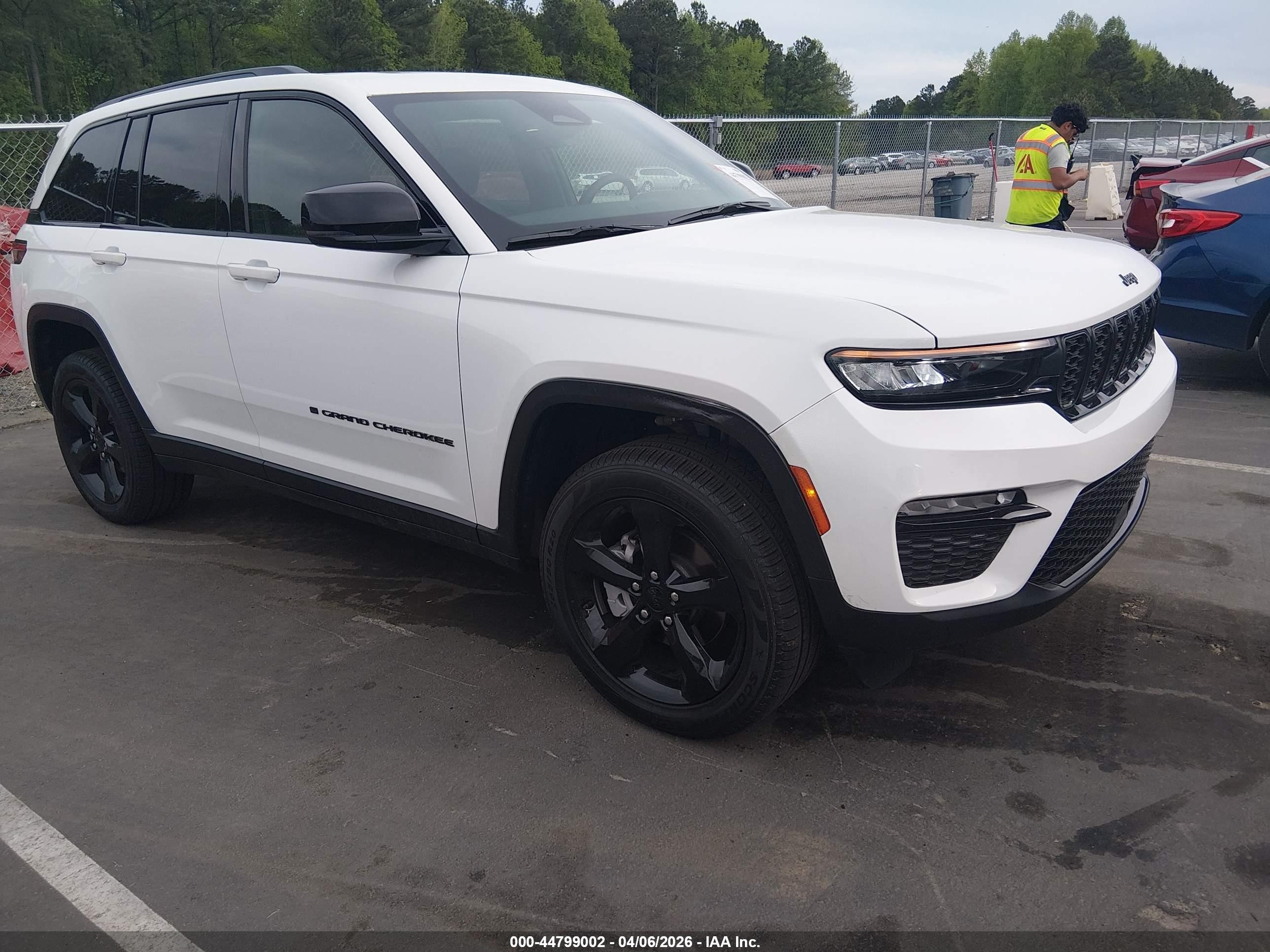 2025 Jeep Grand Cherokee Limited, VIN 1C4RJHBG8SC352662 — Interior fire