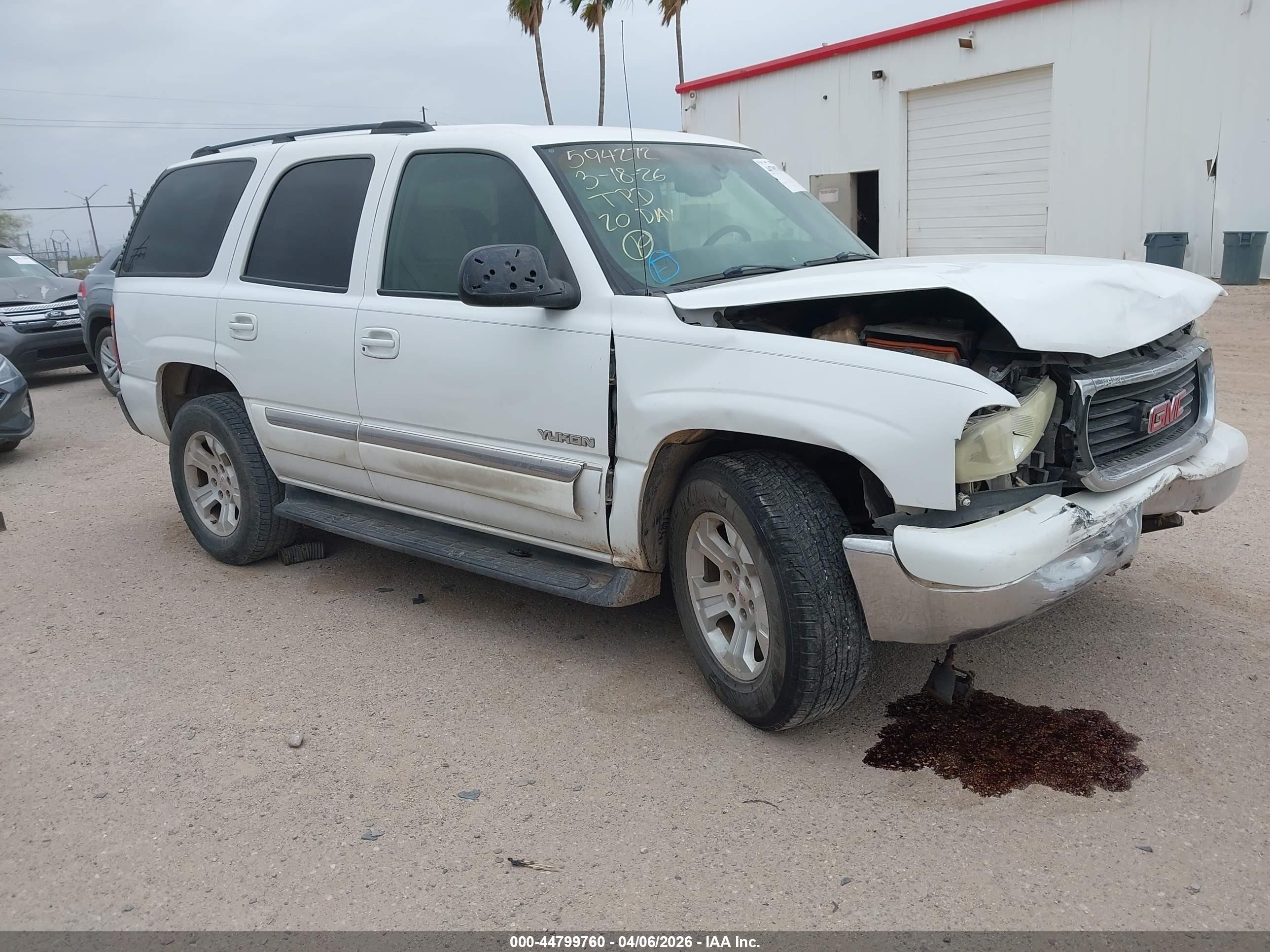 2003 GMC Yukon SLT, VIN 1GKEC13T23R155629 — Перед