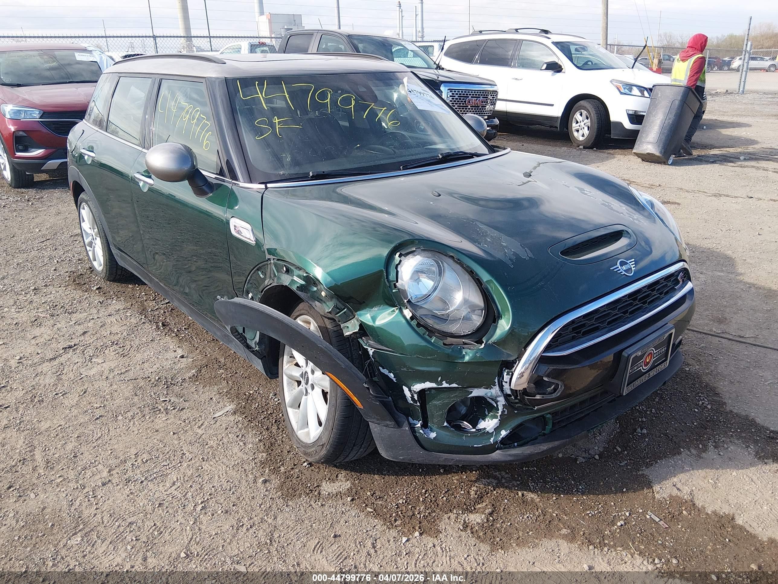 2019 MINI Clubman Cooper S, VIN WMWLU5C51K2G04296 — Перед