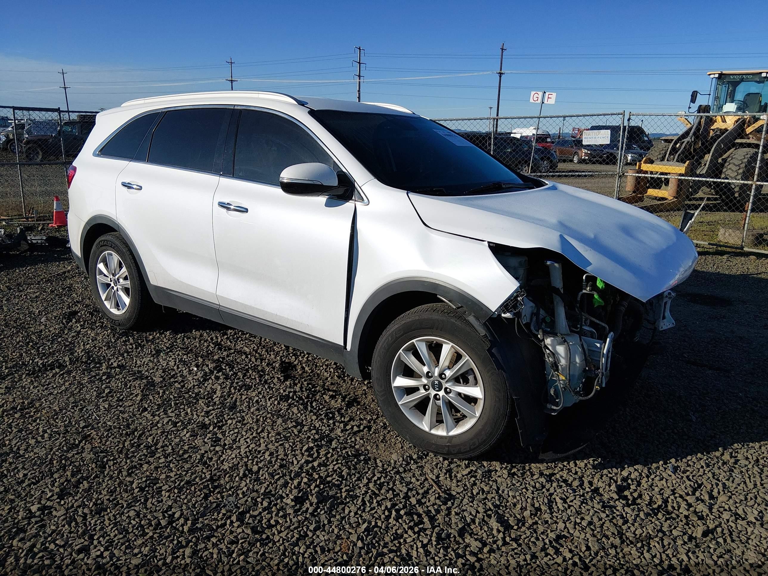 2019 Kia Sorento LX, VIN 5XYPGDA30KG568935 — Front end