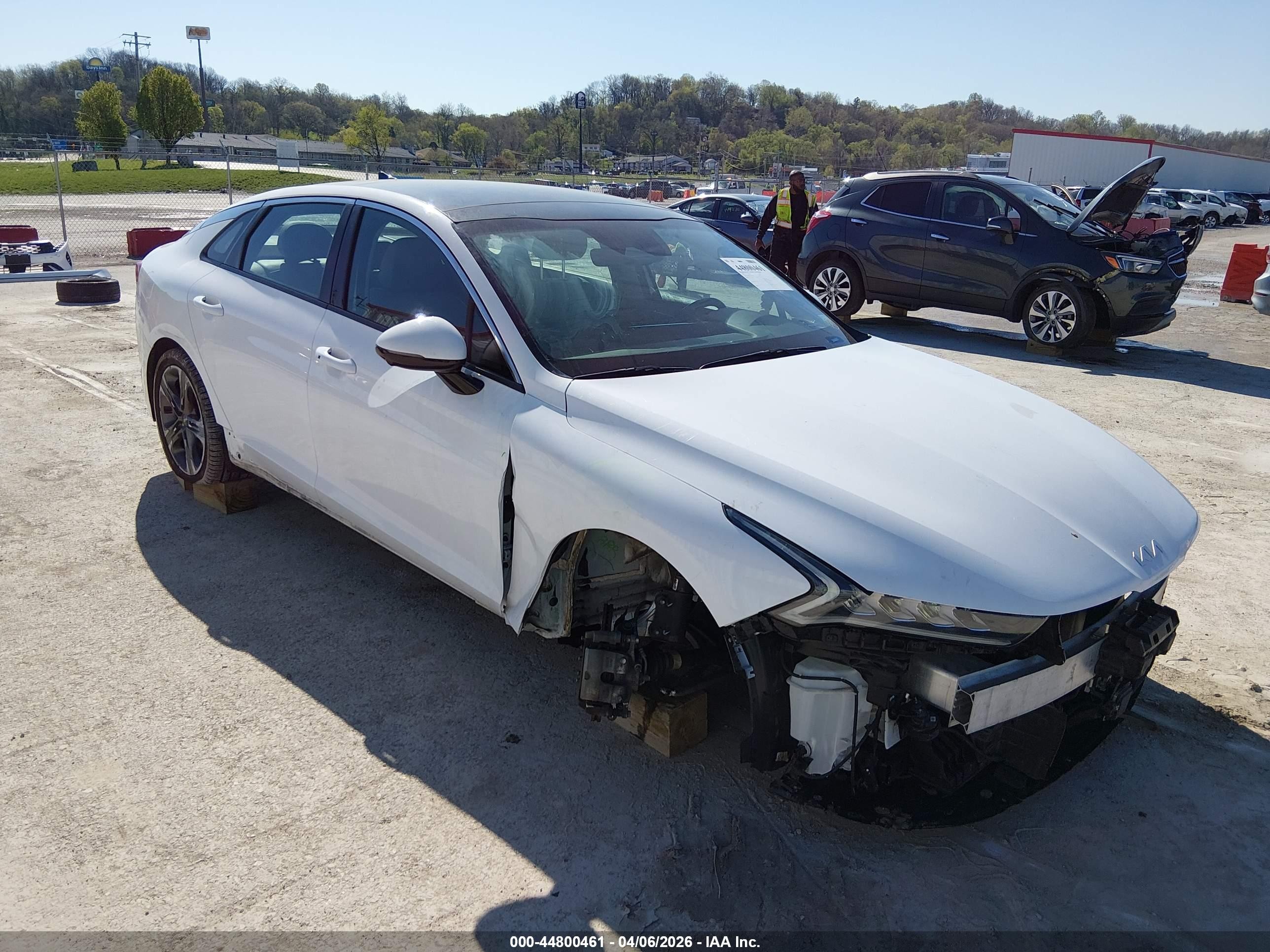 2022 Kia K5 EX, VIN 5XXG34J20NG114471 — Front end