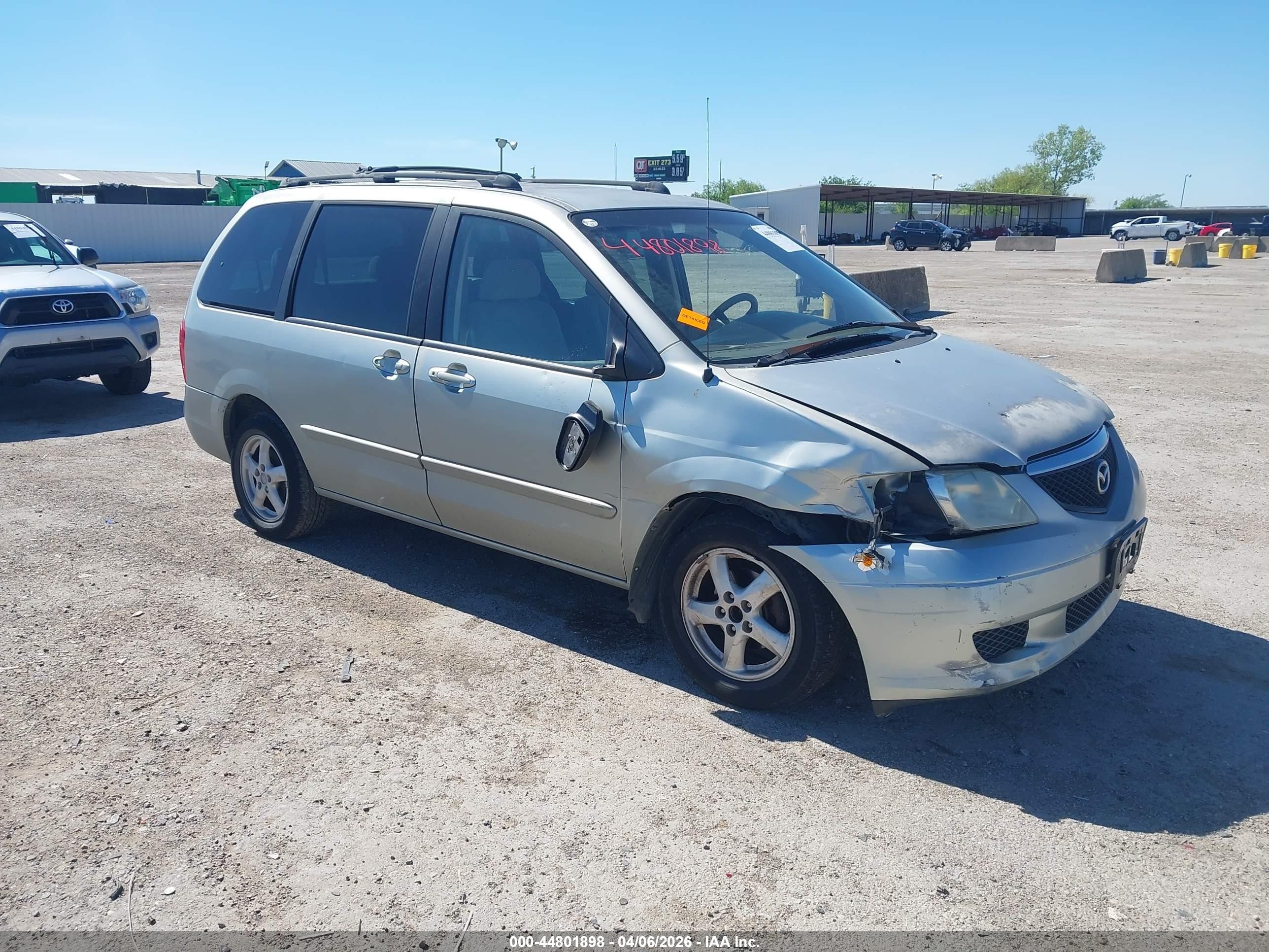 2003 Mazda MPV LX, VIN JM3LW28A430355897 — Front end