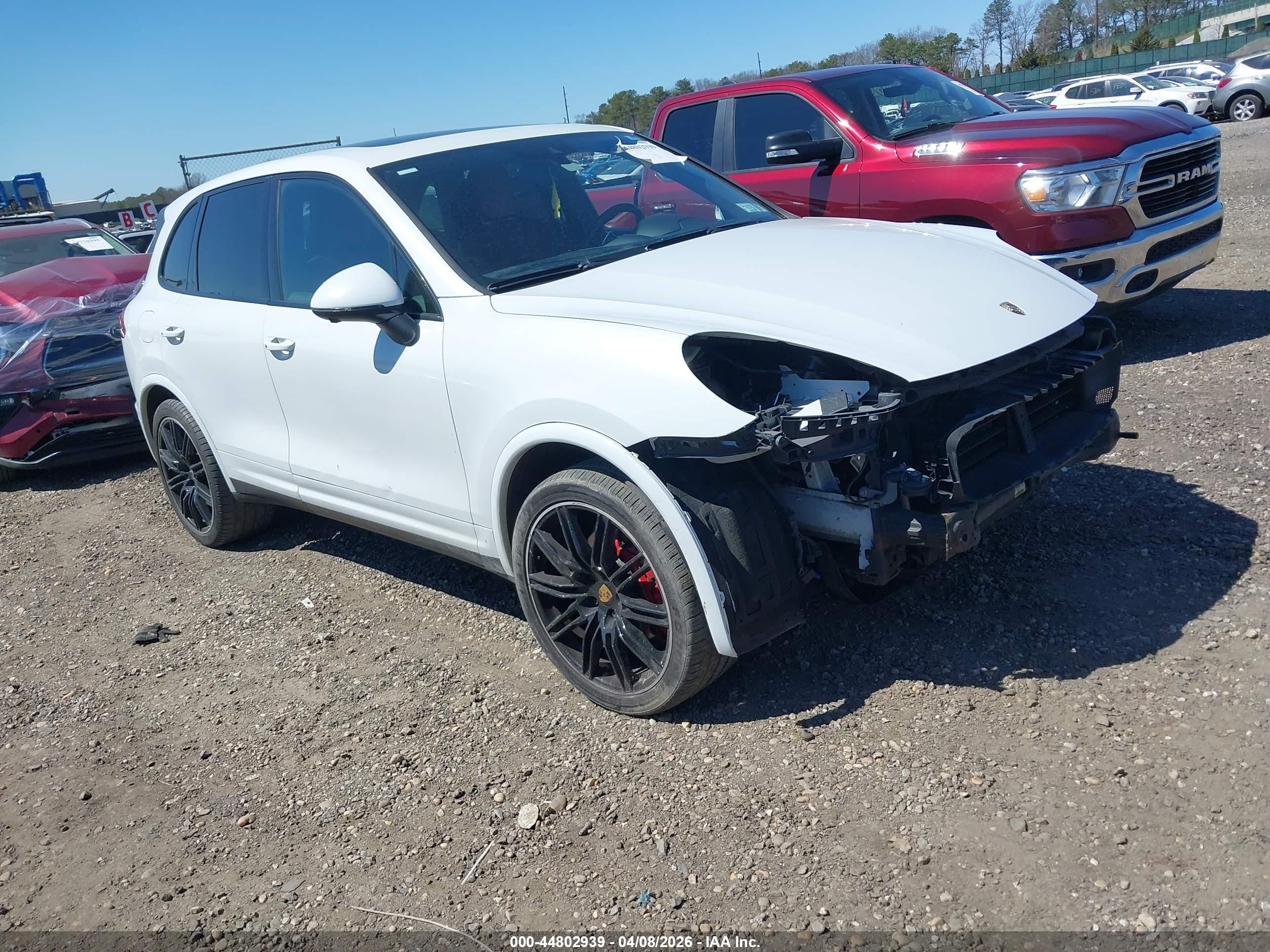 2016 Porsche Cayenne, VIN WP1AA2A22GLA08976 — Перед