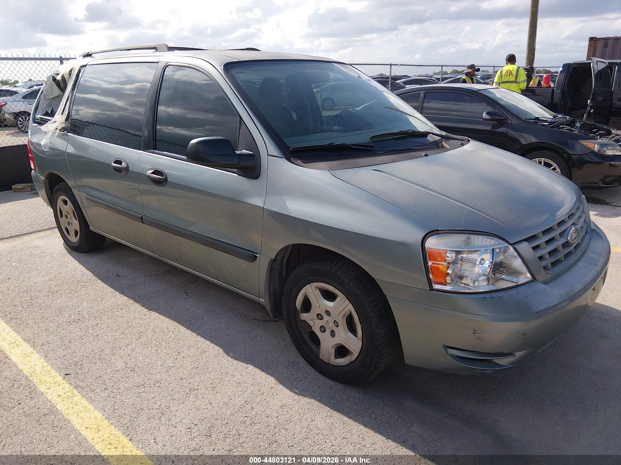 2007 Ford Freestar SE, VIN 2FMZA51677BA18195 — Rear end