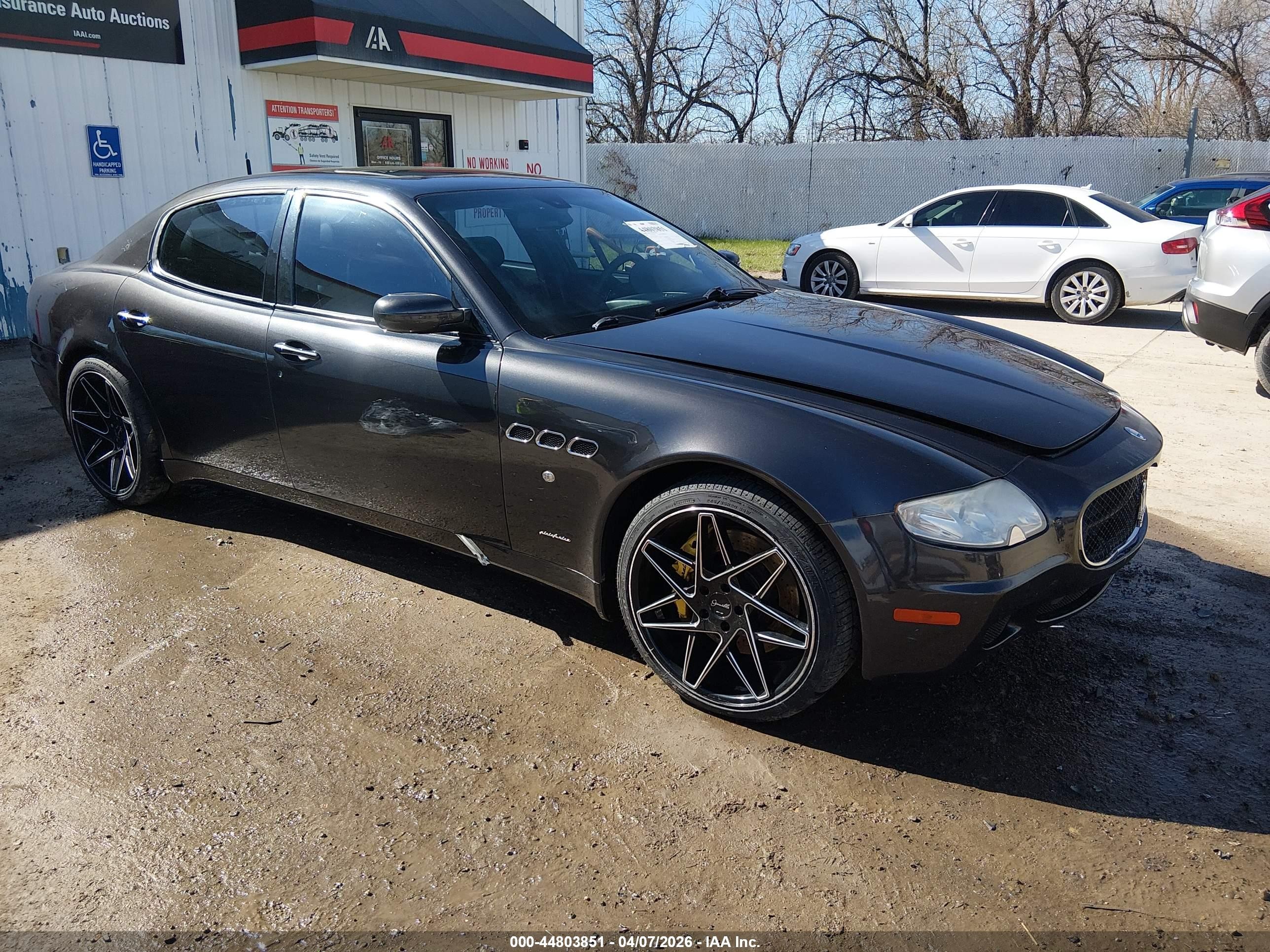 2008 Maserati Quattroporte, VIN ZAMFE39AX80035886 — Бок