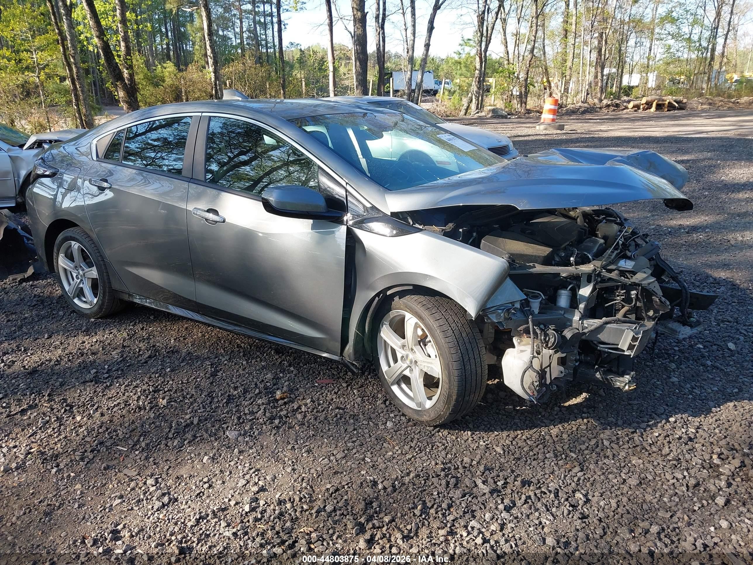 2017 Chevrolet Volt LT, VIN 1G1RC6S54HU174418 — Front end