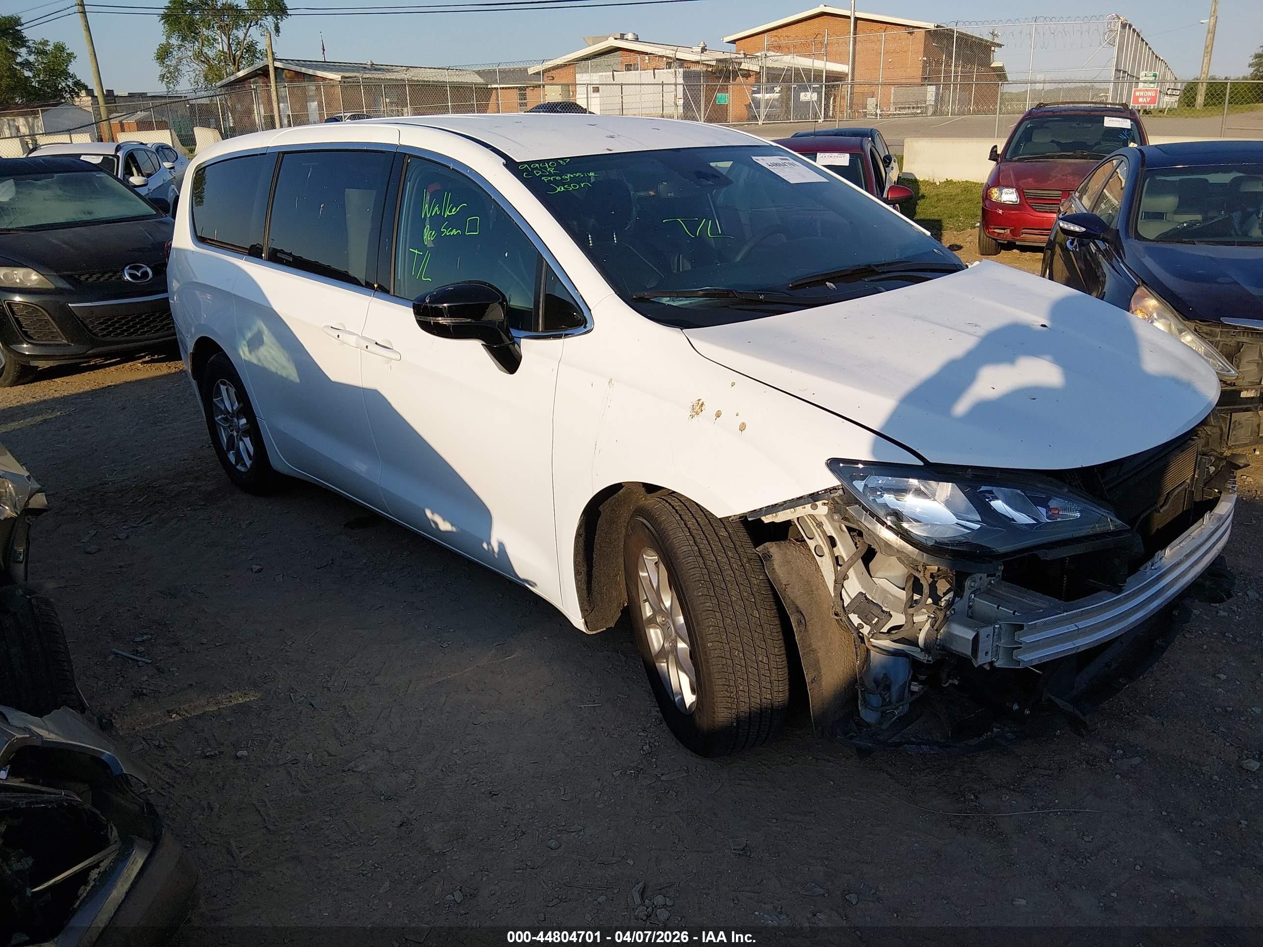 2025 Chrysler Voyager LX, VIN 2C4RC1CG4SR605693 — Front end