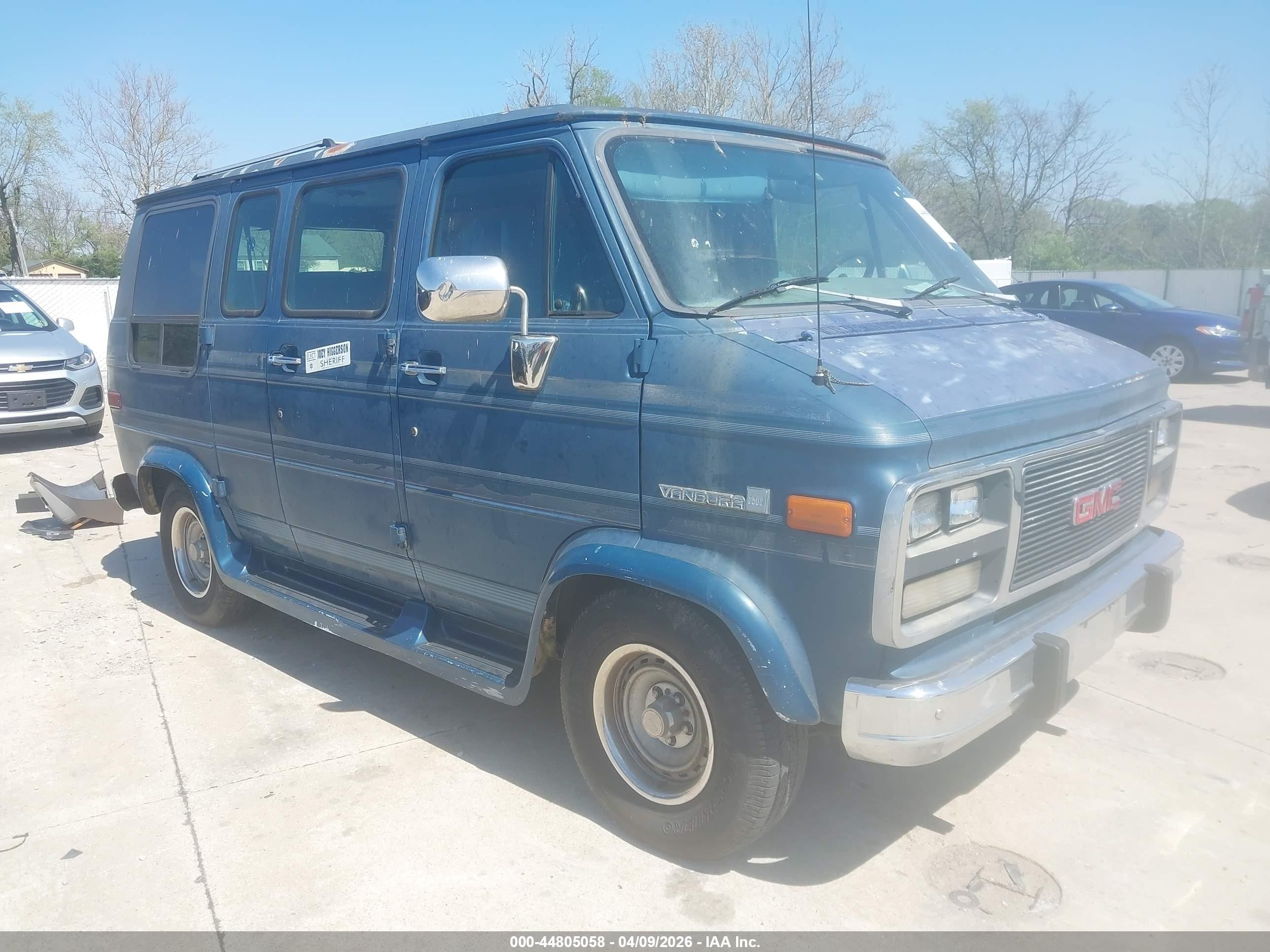 1993 GMC Rally, VIN 2GDEG25Z3P4504703 — Normal wear