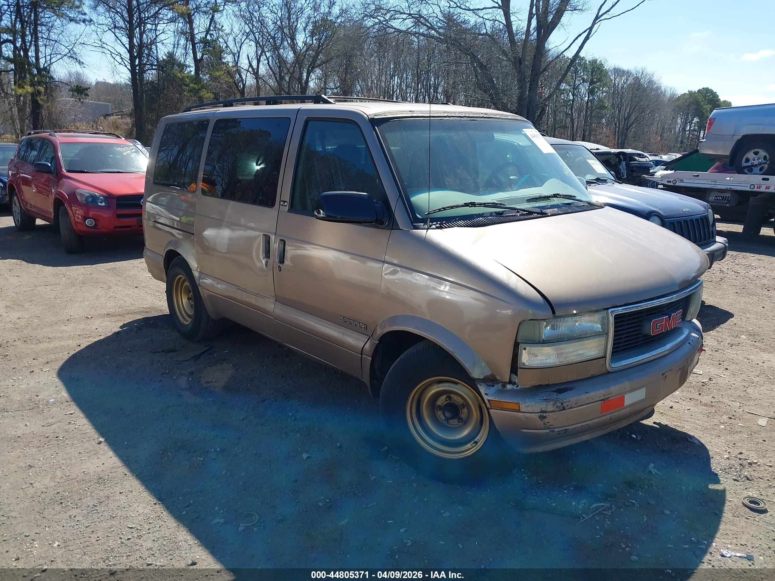 2002 GMC Safari, VIN 1GKDM19X42B515963 — All over