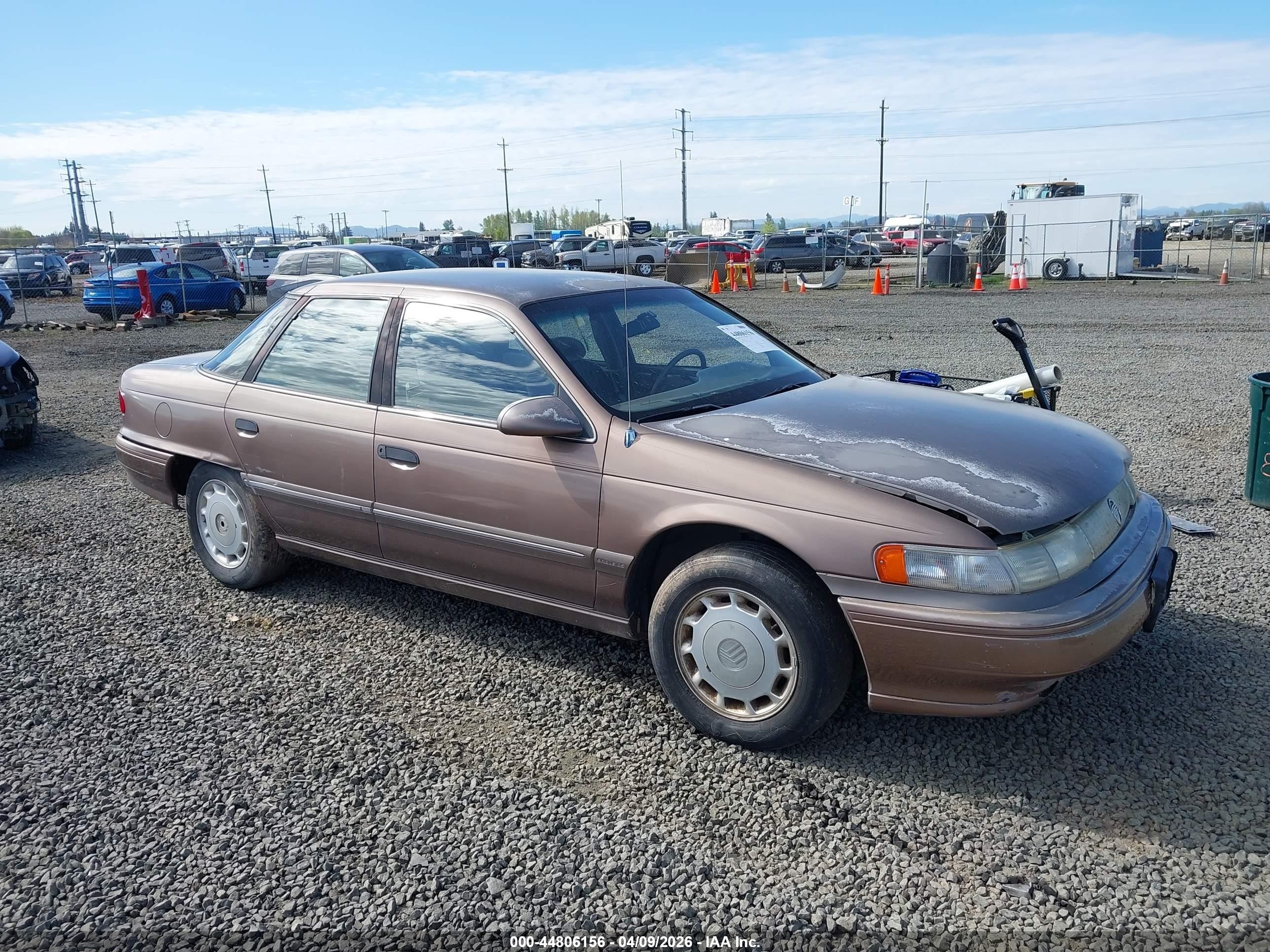 1992 Mercury Sable, VIN 1MECM50U5NG638033 — Normal wear