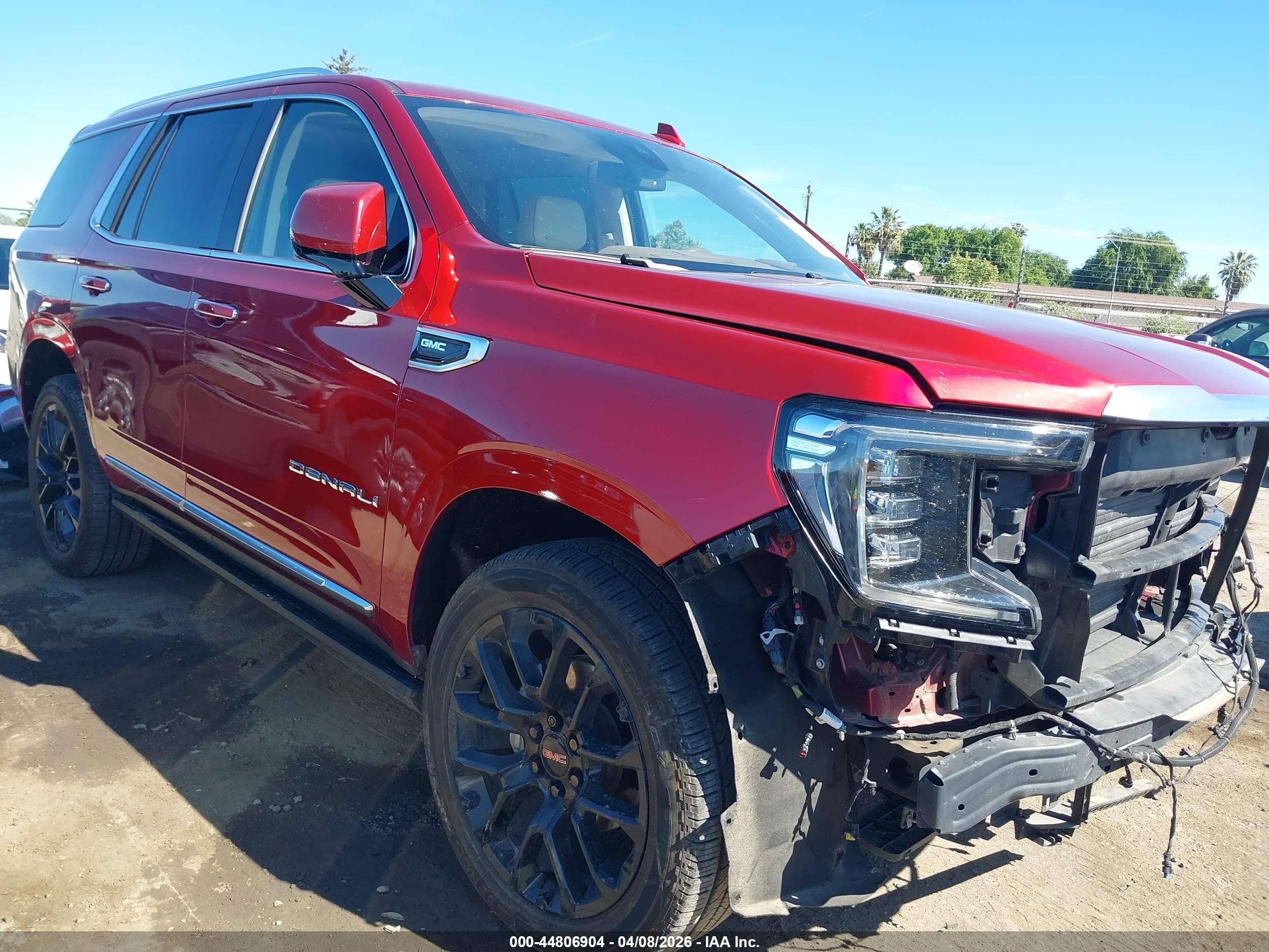 2022 GMC Yukon Denali, VIN 1GKS2DKL2NR276527 — Front end