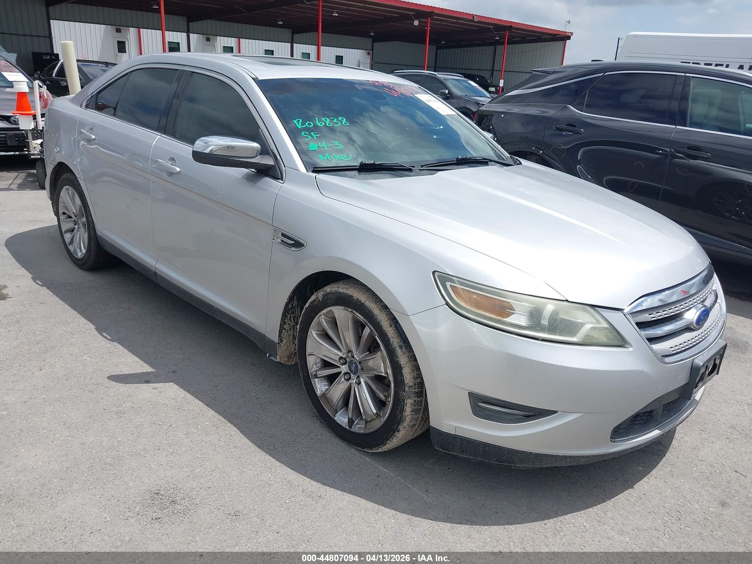 2012 Ford Taurus Limited, VIN 1FAHP2FW9CG107796 — Front end