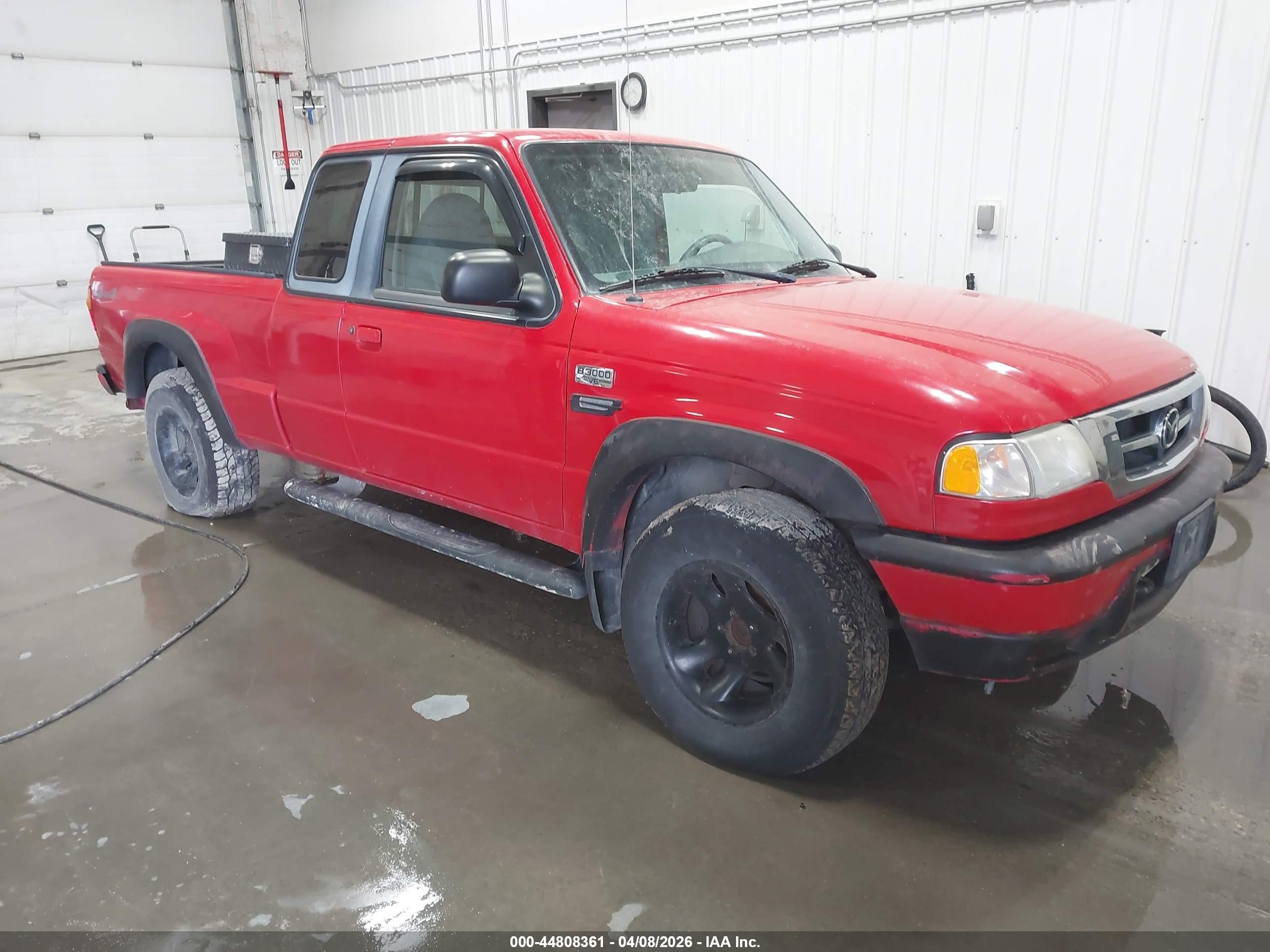 2002 Mazda B-Series SE, VIN 4F4ZR17U92TM20862 — Перед