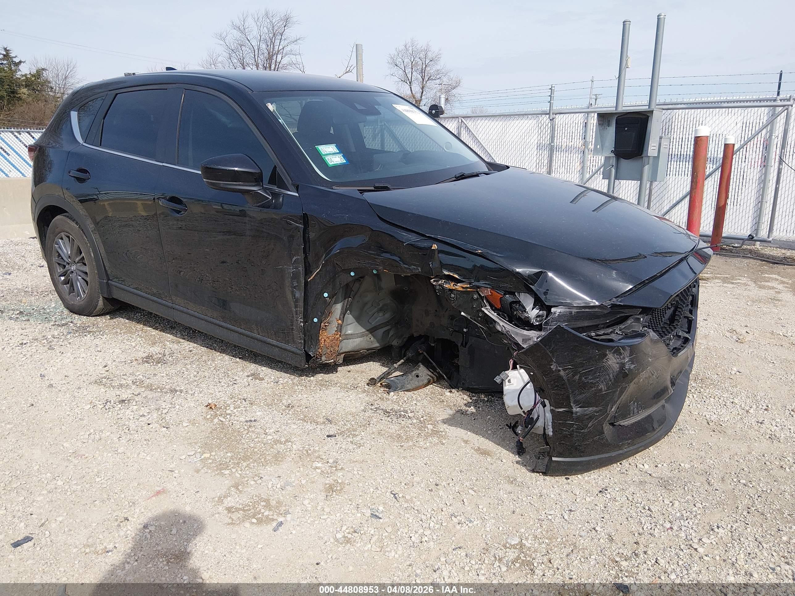 2021 Mazda CX-5 Touring, VIN JM3KFACM8M0337184 — Front end