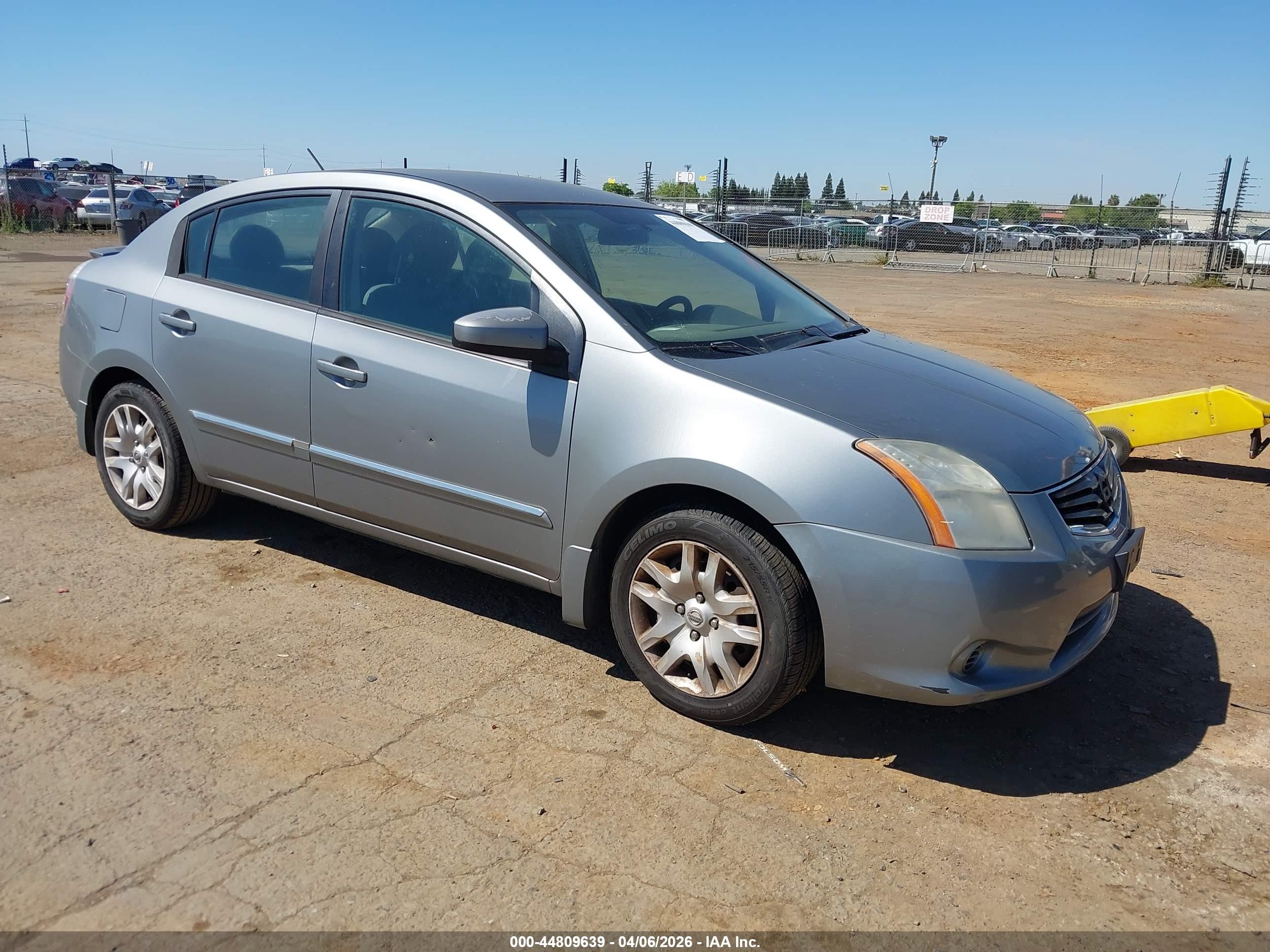 2011 Nissan Sentra SR, VIN 3N1AB6APXBL660097 — Side