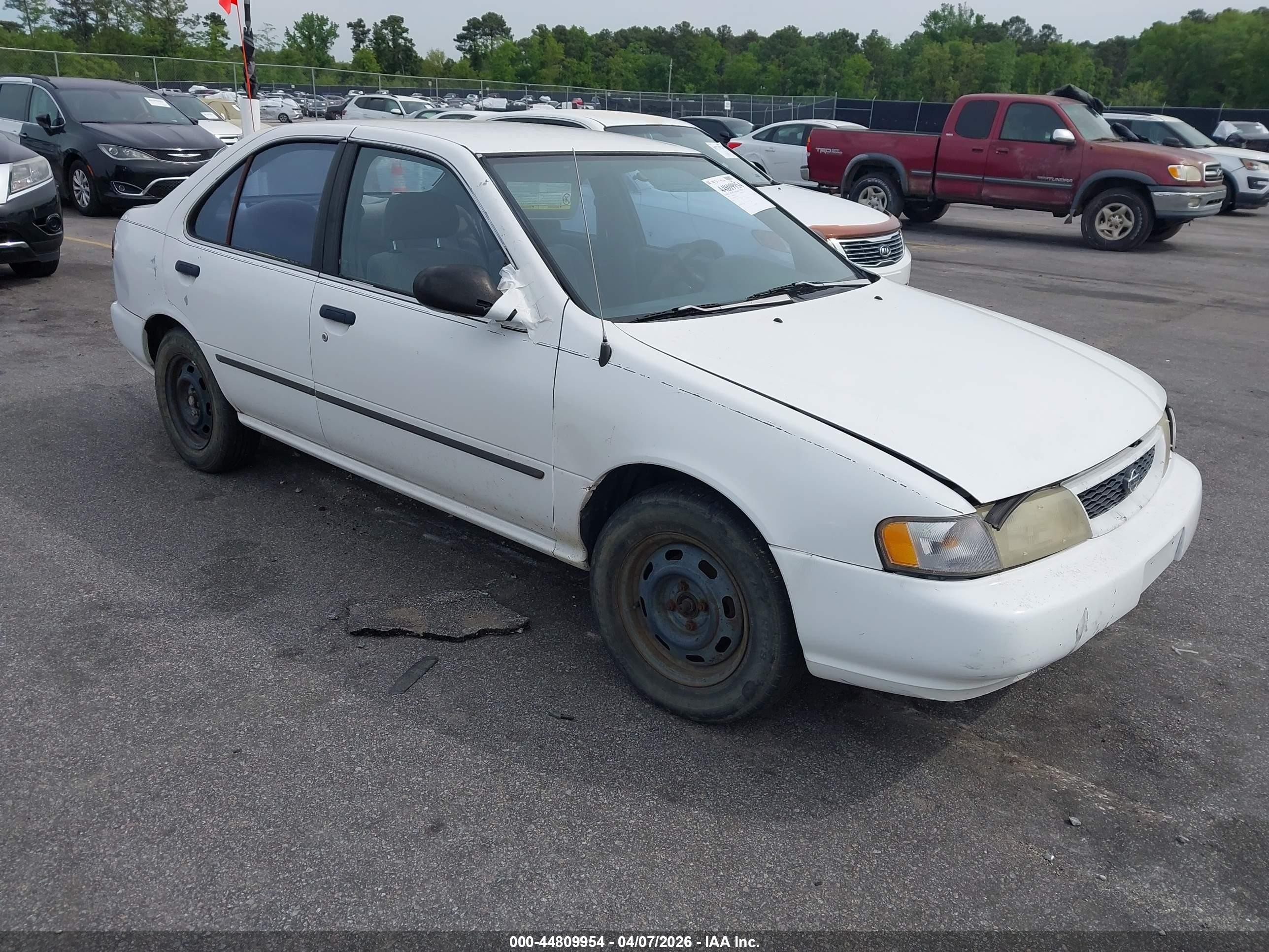 1998 Nissan Sentra XE, VIN 3N1AB41D8WL055401 — Зад