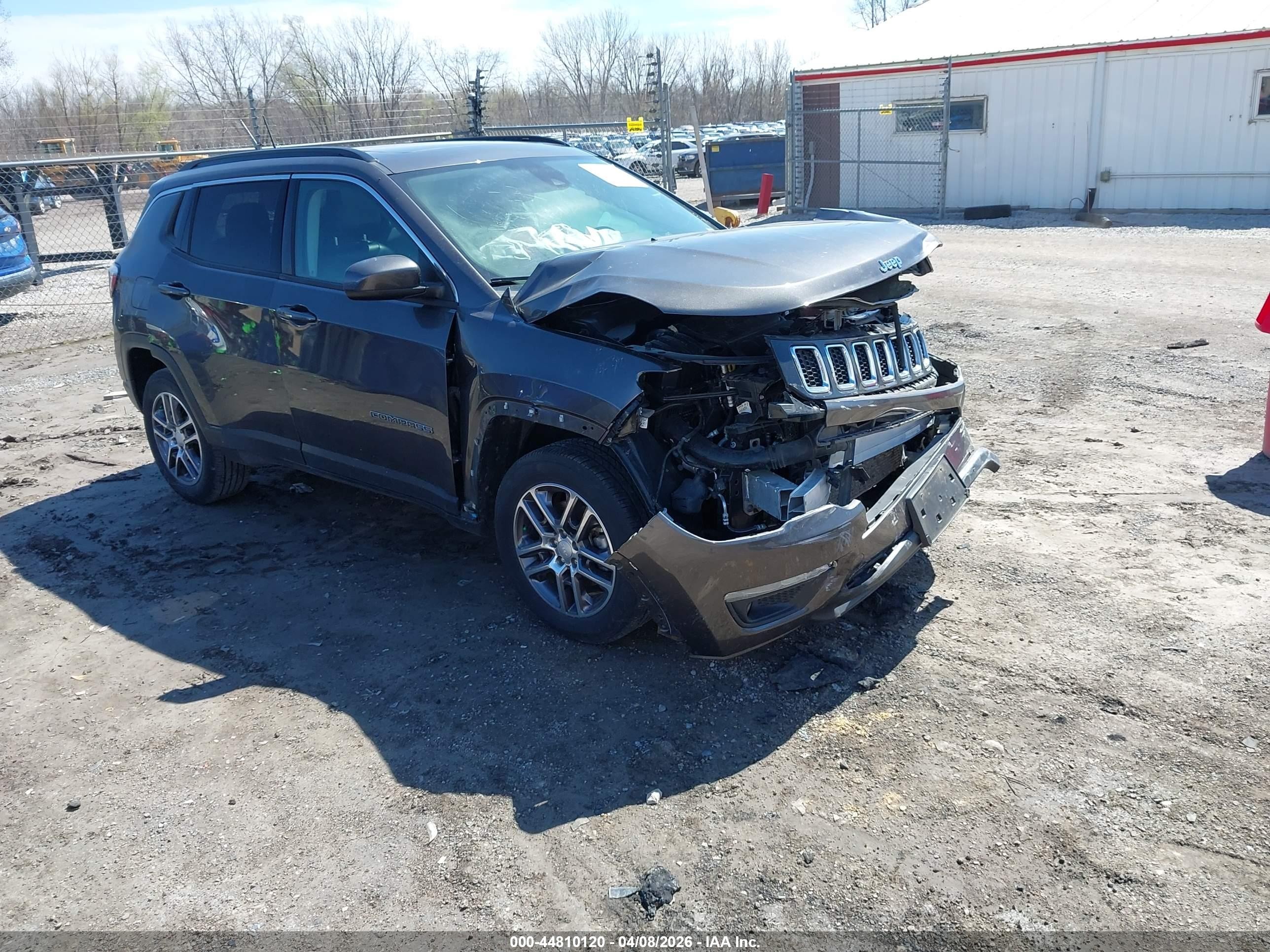 2020 Jeep Compass Altitude, VIN 3C4NJDBB0LT234428 — Front end