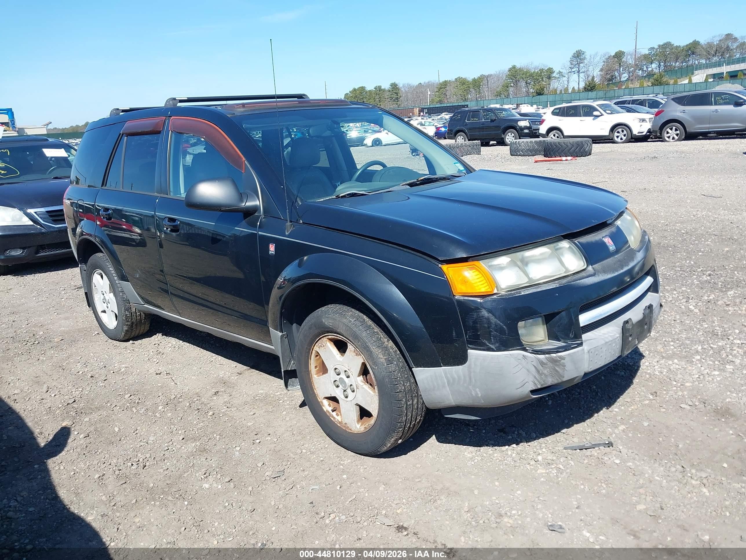 2004 Saturn VUE V6, VIN 5GZCZ63414S855447 — Front end