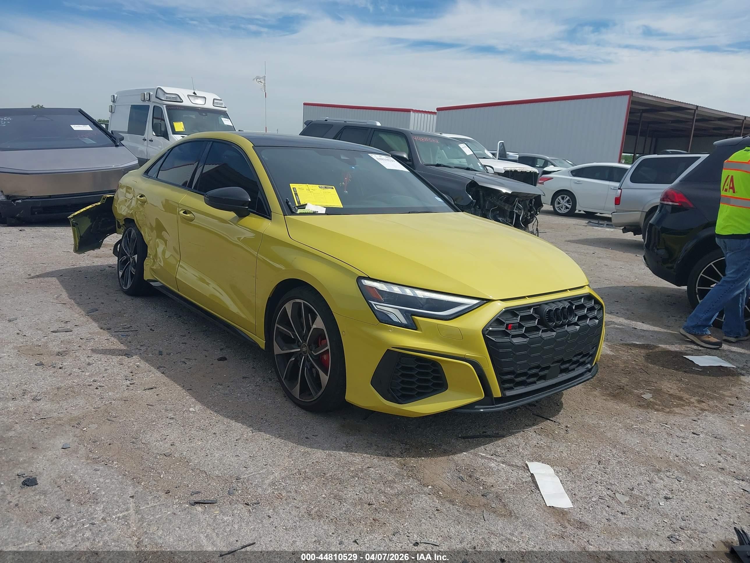 2024 Audi S3 Premium Plus, VIN WAUH3DGYXRA100964 — Зад