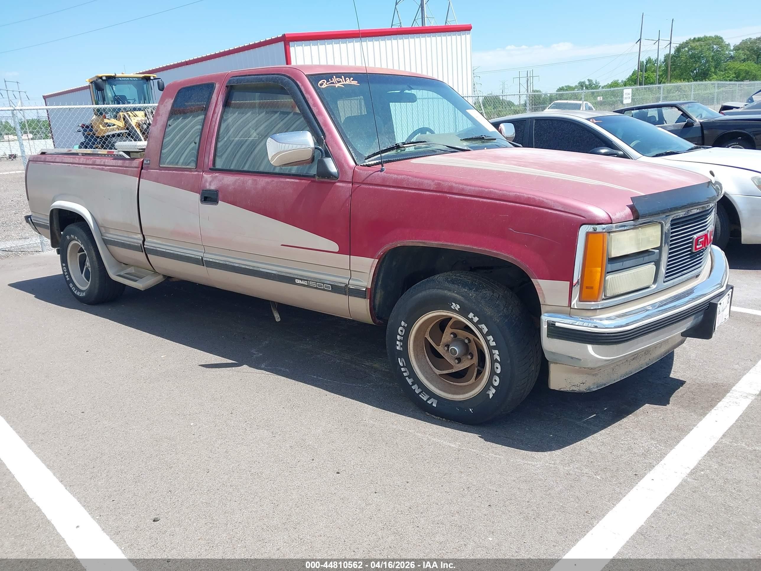 1992 GMC Sierra 1500, VIN 2GDEC19KXN1513609 — Side