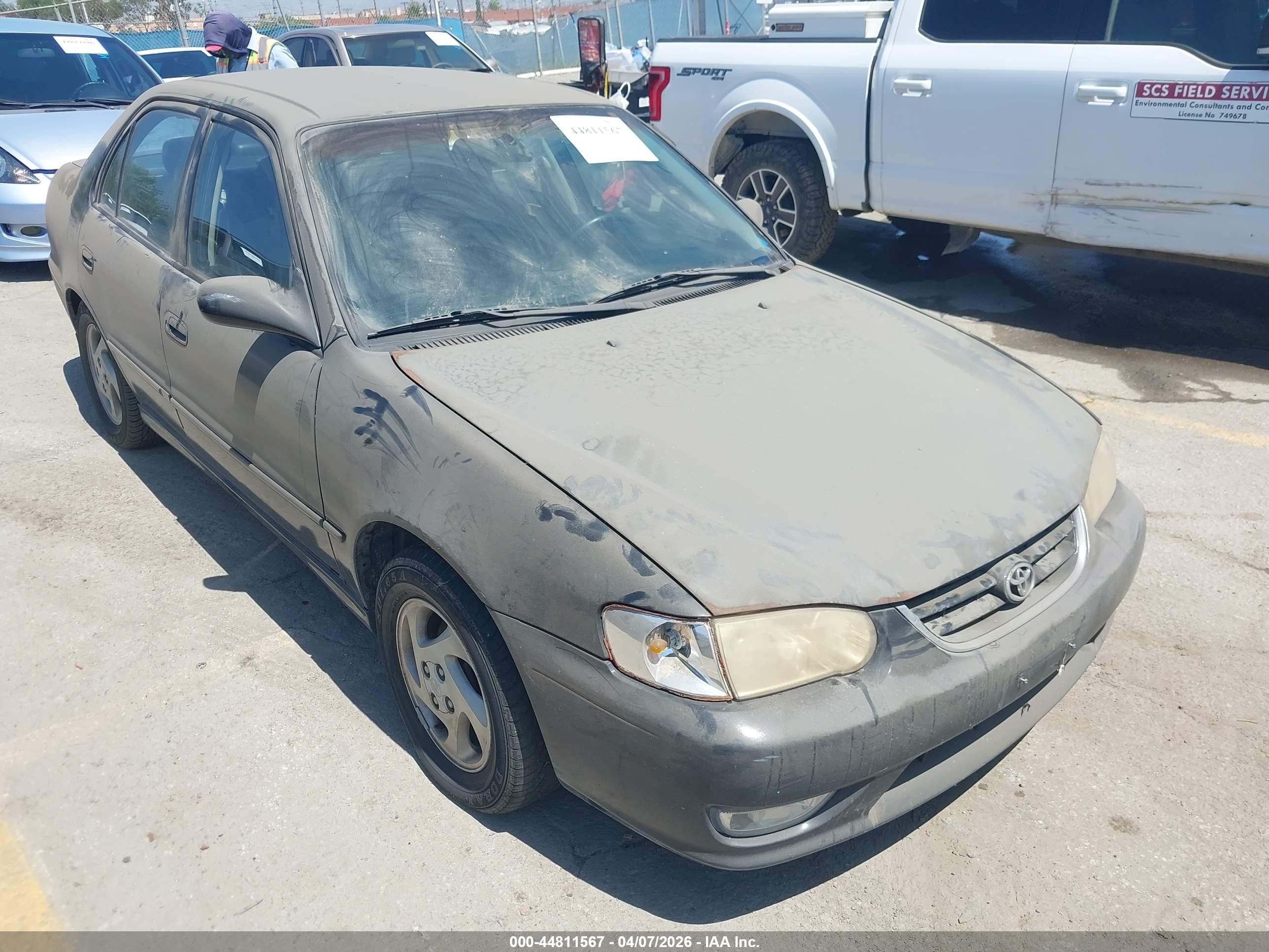 2001 Toyota Corolla LE, VIN 1NXBR12E31Z425215 — Front end