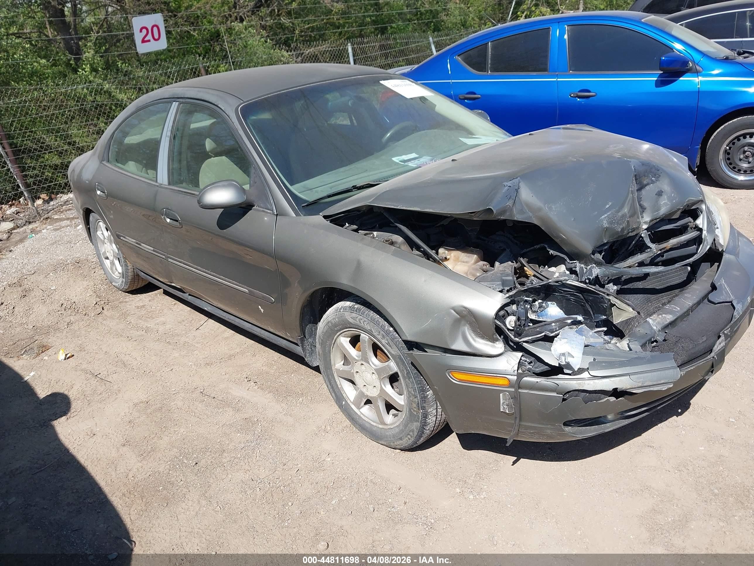 2002 Mercury Sable GS, VIN 1MEFM50U62G610380 — Front end