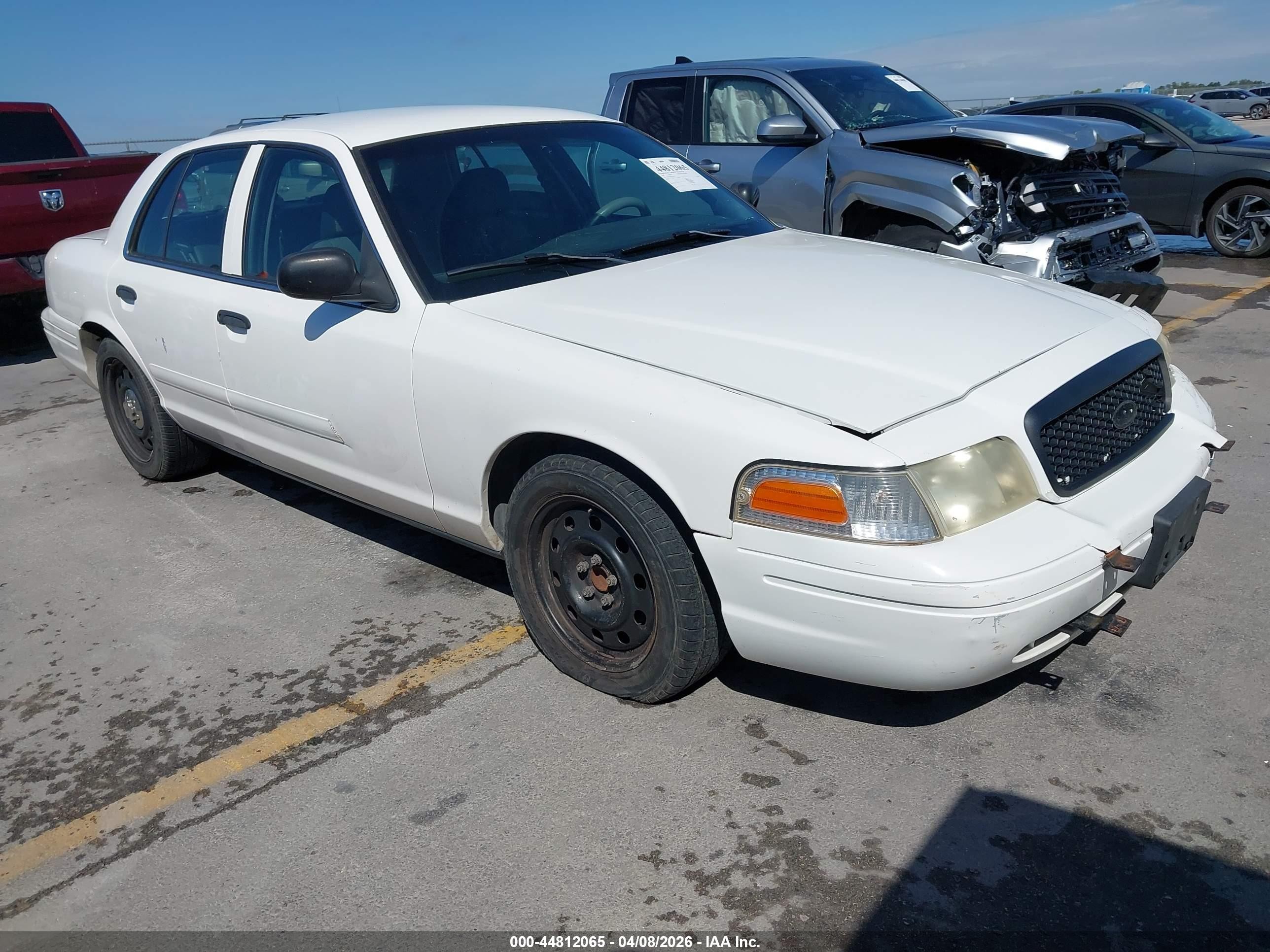 2007 Ford Police Interceptor, VIN 2FAFP71W67X163383 — Front end